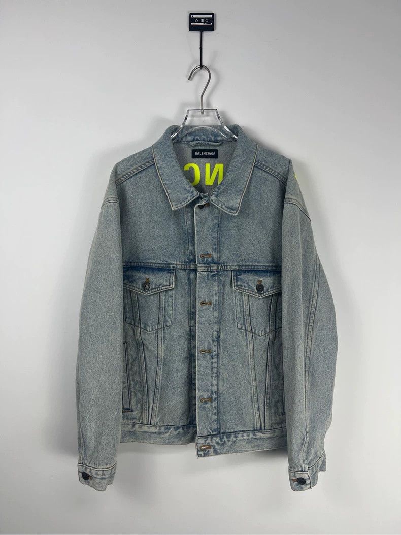 Balenciaga Balenciaga Back fluorescent green letter logo denim jacket Size US S / EU 44-46 / 1 - 1 Thumbnail