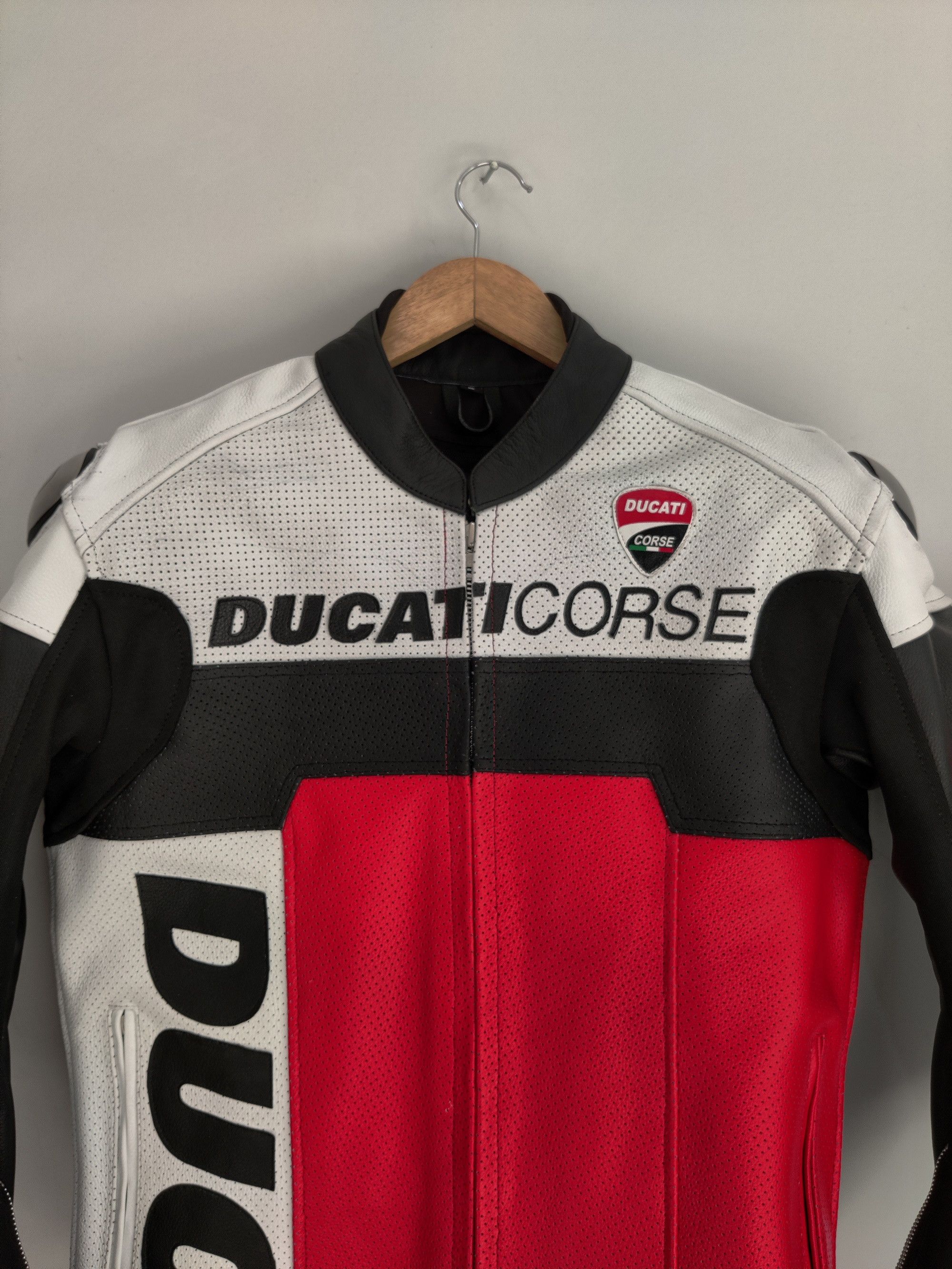 Ducati 💀🔥 DUCATI CORSE MOTORCYCLE LEATHER JACKET STREETWEAR Size US M / EU 48-50 / 2 - 5 Thumbnail