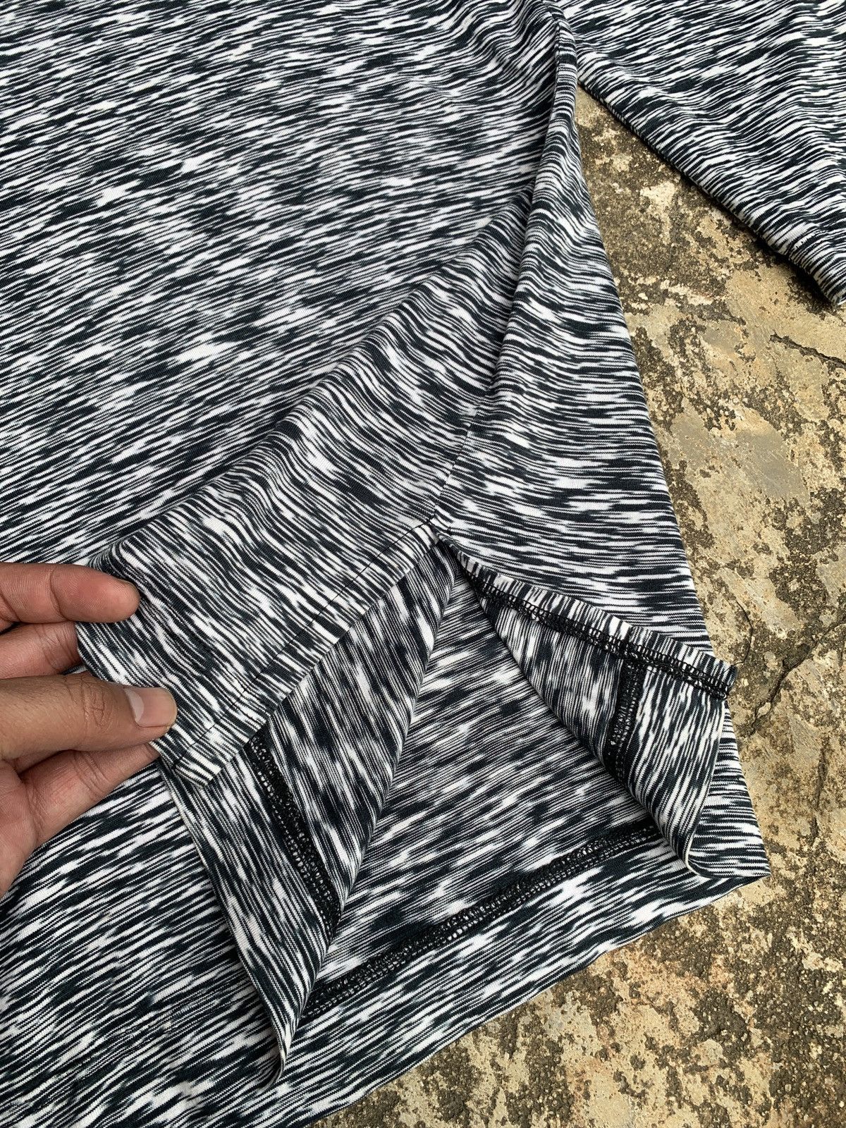 Designer × Missoni 2000s Missoni Intimo Zig-zag Grey Graphic Longsleeve Top Size L / US 10 / IT 46 - 7 Thumbnail