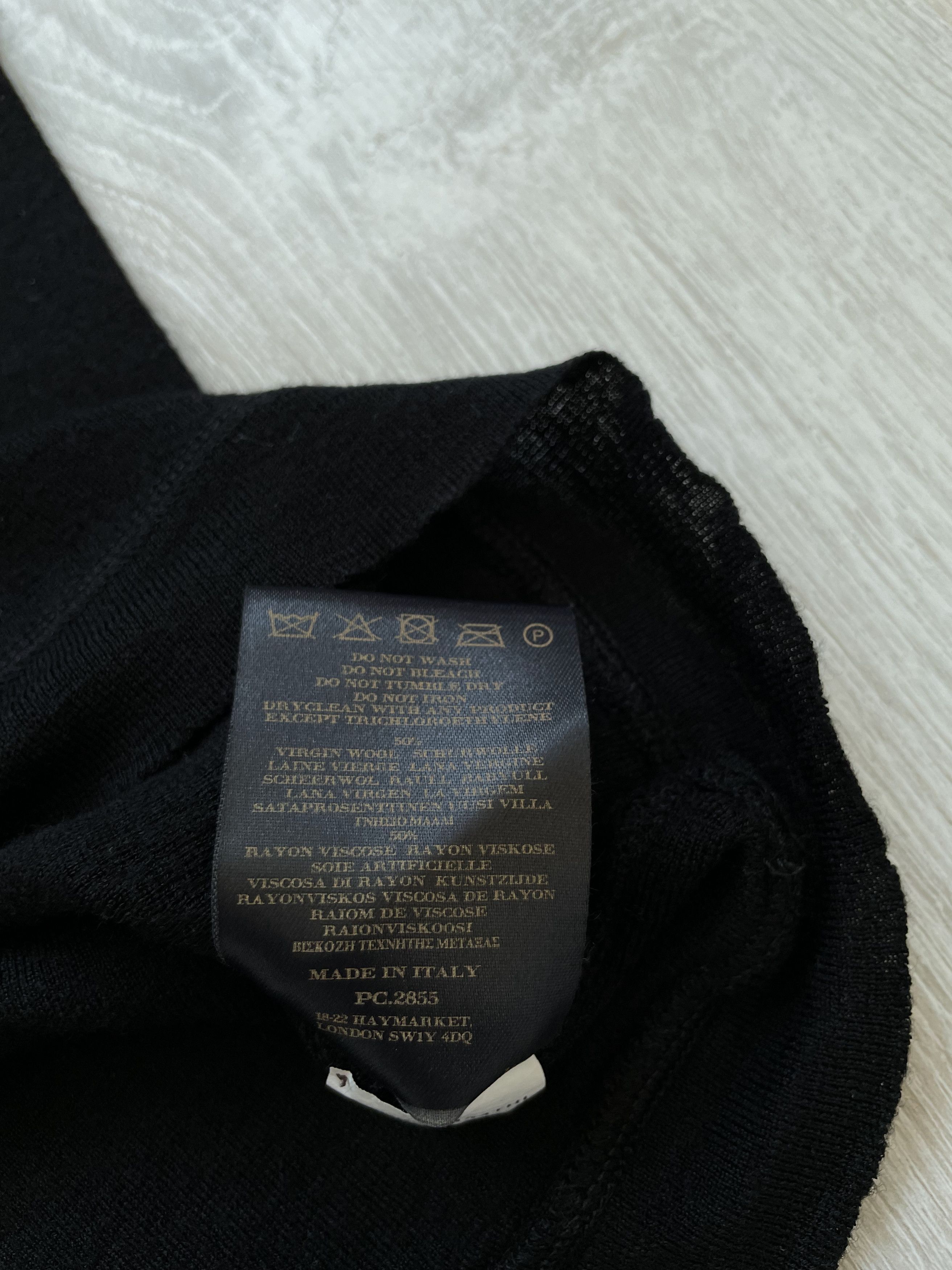 Burberry Rare Burberry T Shirt Wool Viscose Luxury Size S / US 4 / IT 40 - 6 Thumbnail