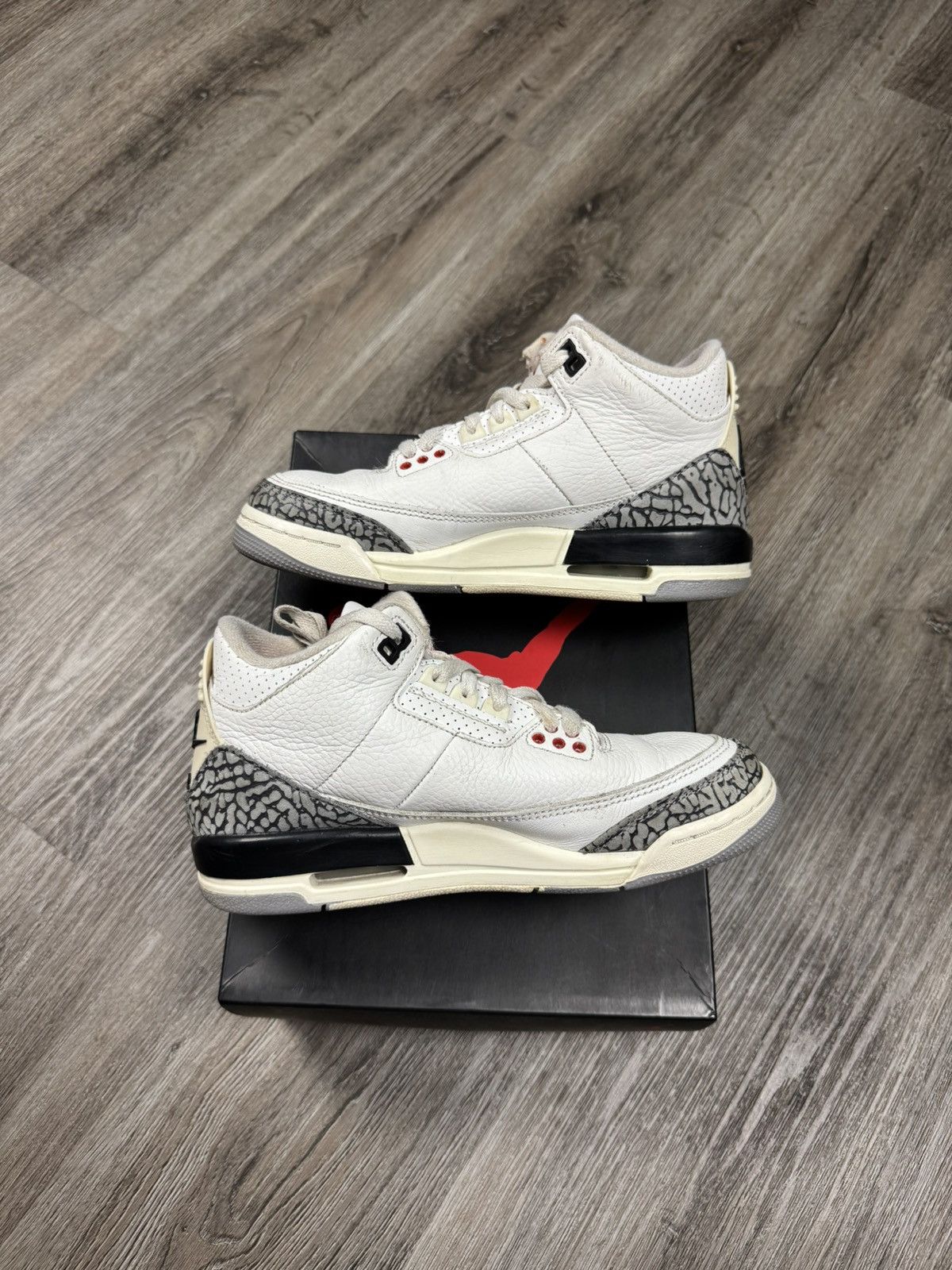 Jordan Brand Jordan 3 Retro White Cement Size 5Y Size US 5 / EU 37 - 3 Thumbnail
