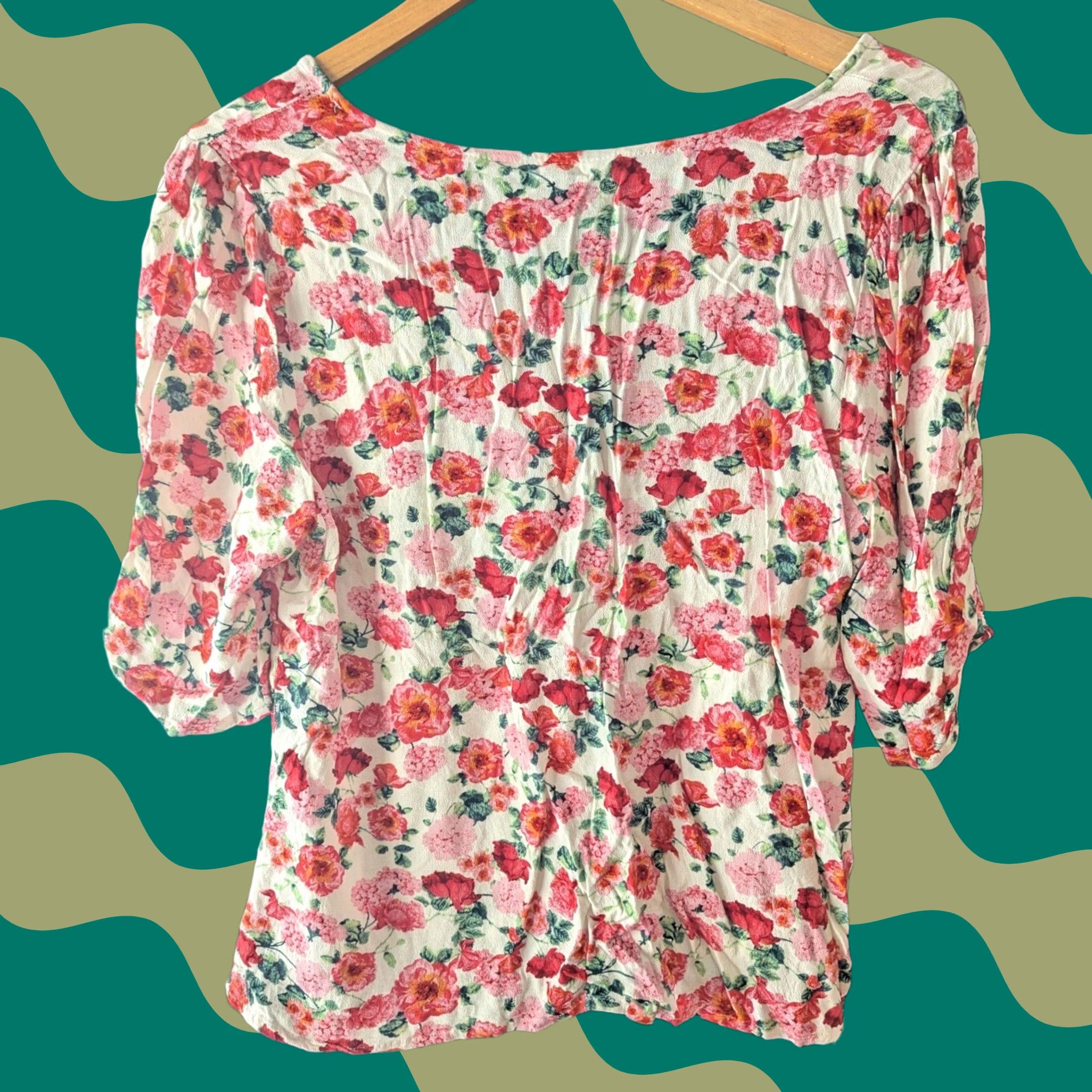 Old Navy Old Navy Blouse V-Neck 3/4 Sleeve Floral Print Lightweight Women L Red Cream Pink Green Summer Casual Womens Size L / US 10 / IT 46 - 1 Thumbnail