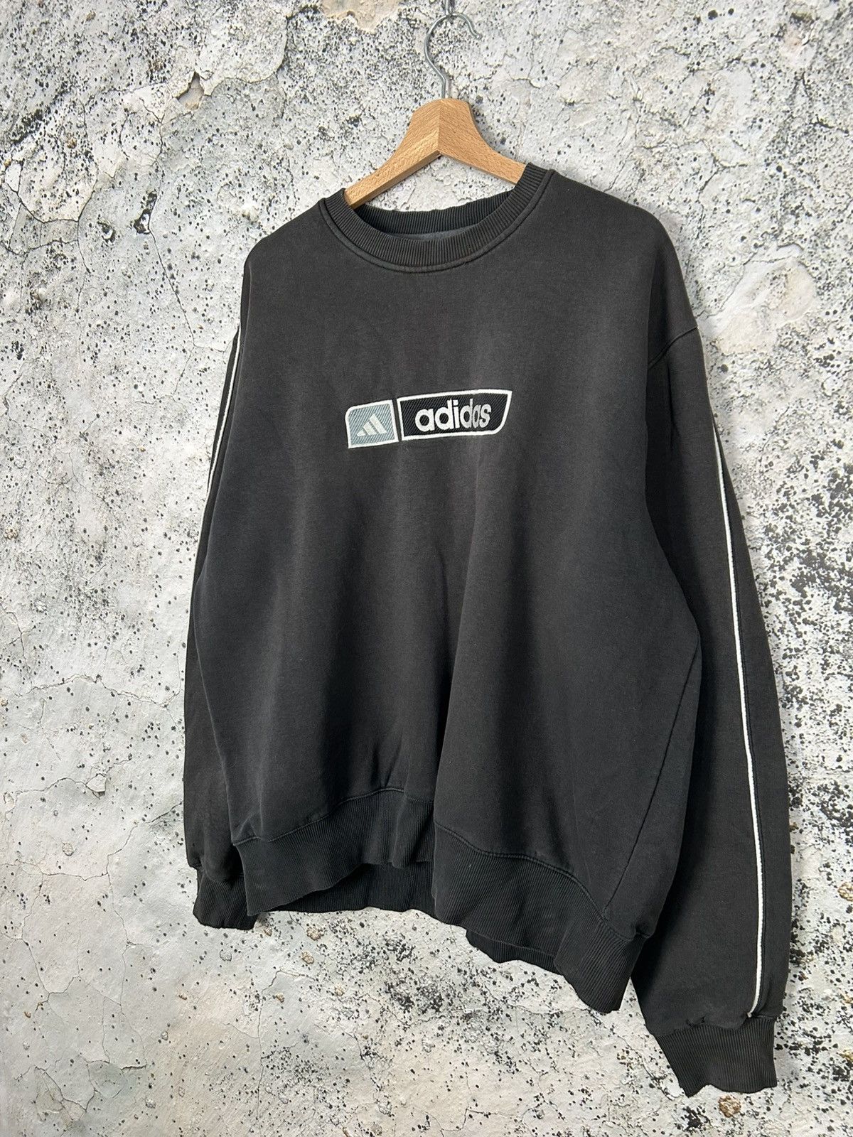 Adidas Vintage Adidas 90s Crewneck Streetwear Baggy Rap Skate Size US L / EU 52-54 / 3 - 2 Thumbnail