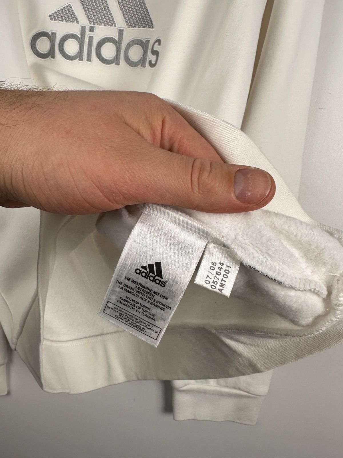 Adidas Vintage Adidas Sweatshirt White Pullover Mens Size M Size US M / EU 48-50 / 2 - 6 Thumbnail