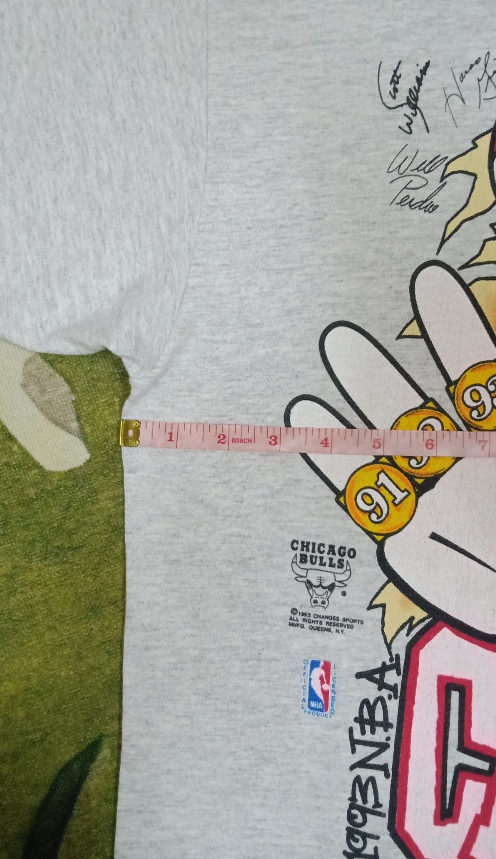 NBA × Vintage Vintage 90s Chicago Bulls 1993 NBA Champs T-shirt Size US XL / EU 56 / 4 - 21 Thumbnail