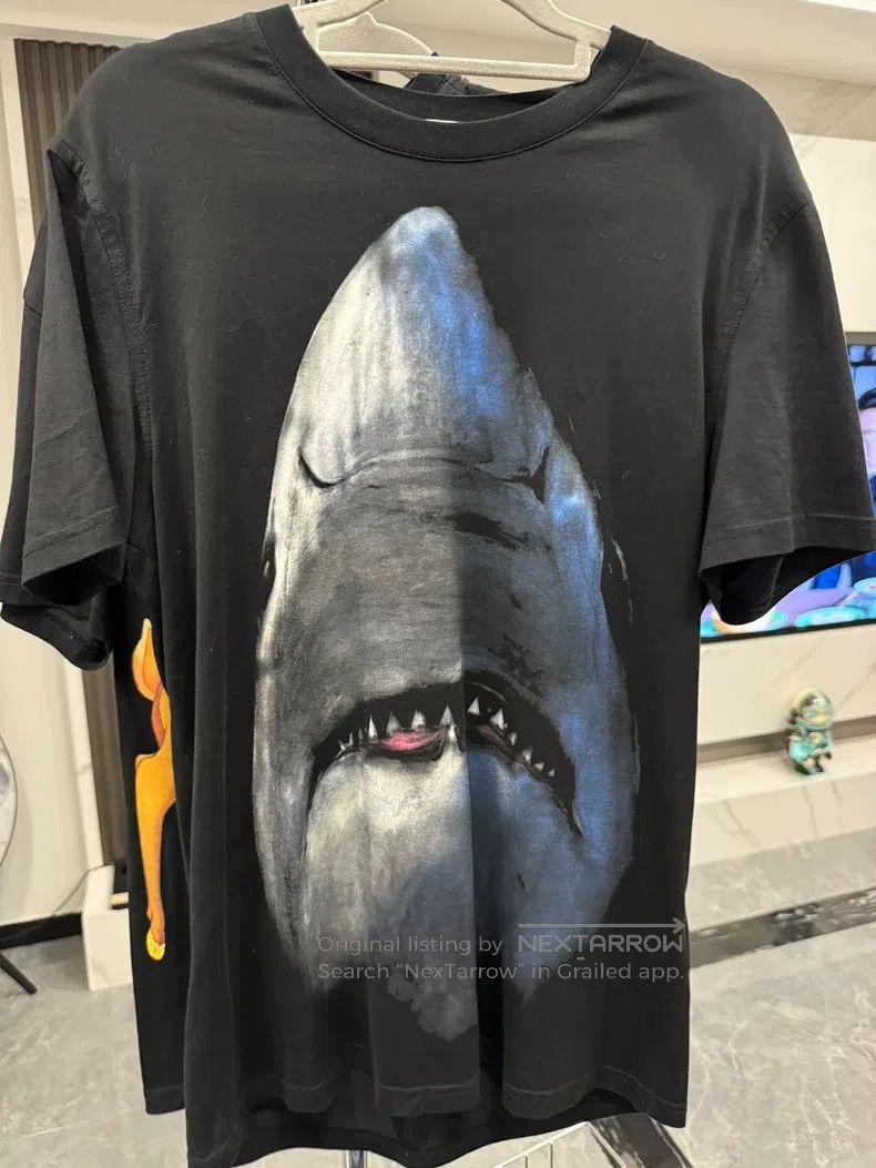 Givenchy Givenchy Shark Short Sleeve Size US S / EU 44-46 / 1 - 2 Thumbnail