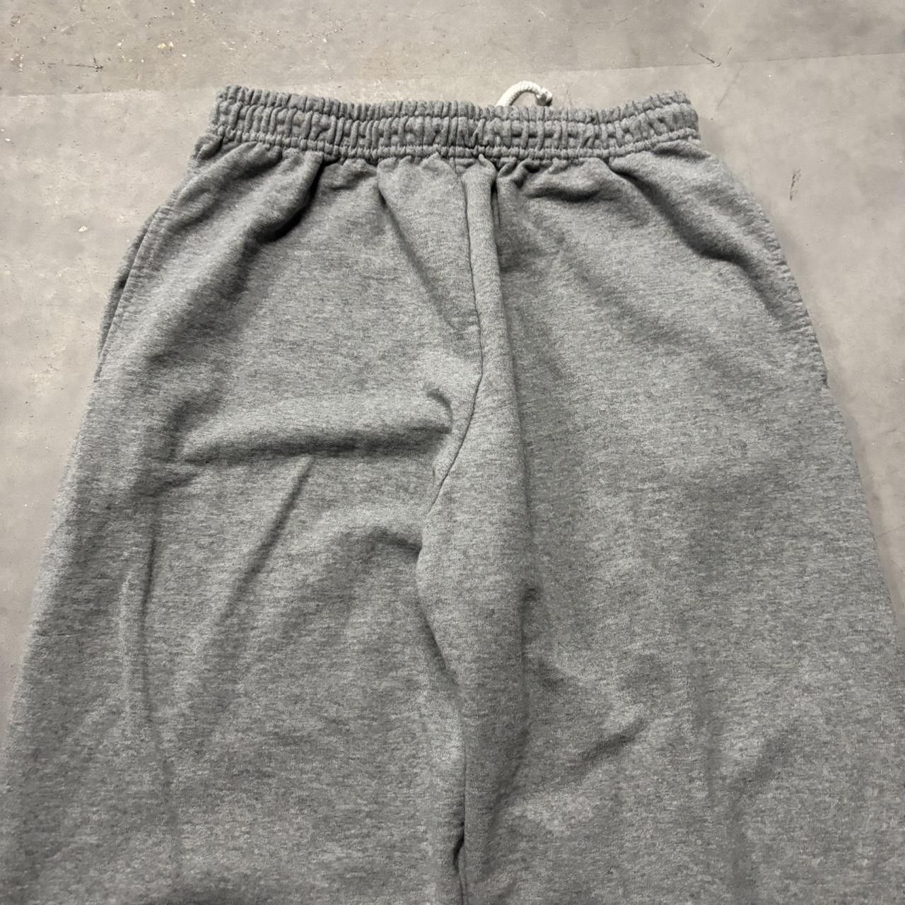 Japanese Brand × Vintage Crazy Vintage Y2K/2000s Light Grey Essential Sweatpants! Size US 30 / EU 46 - 4 Thumbnail