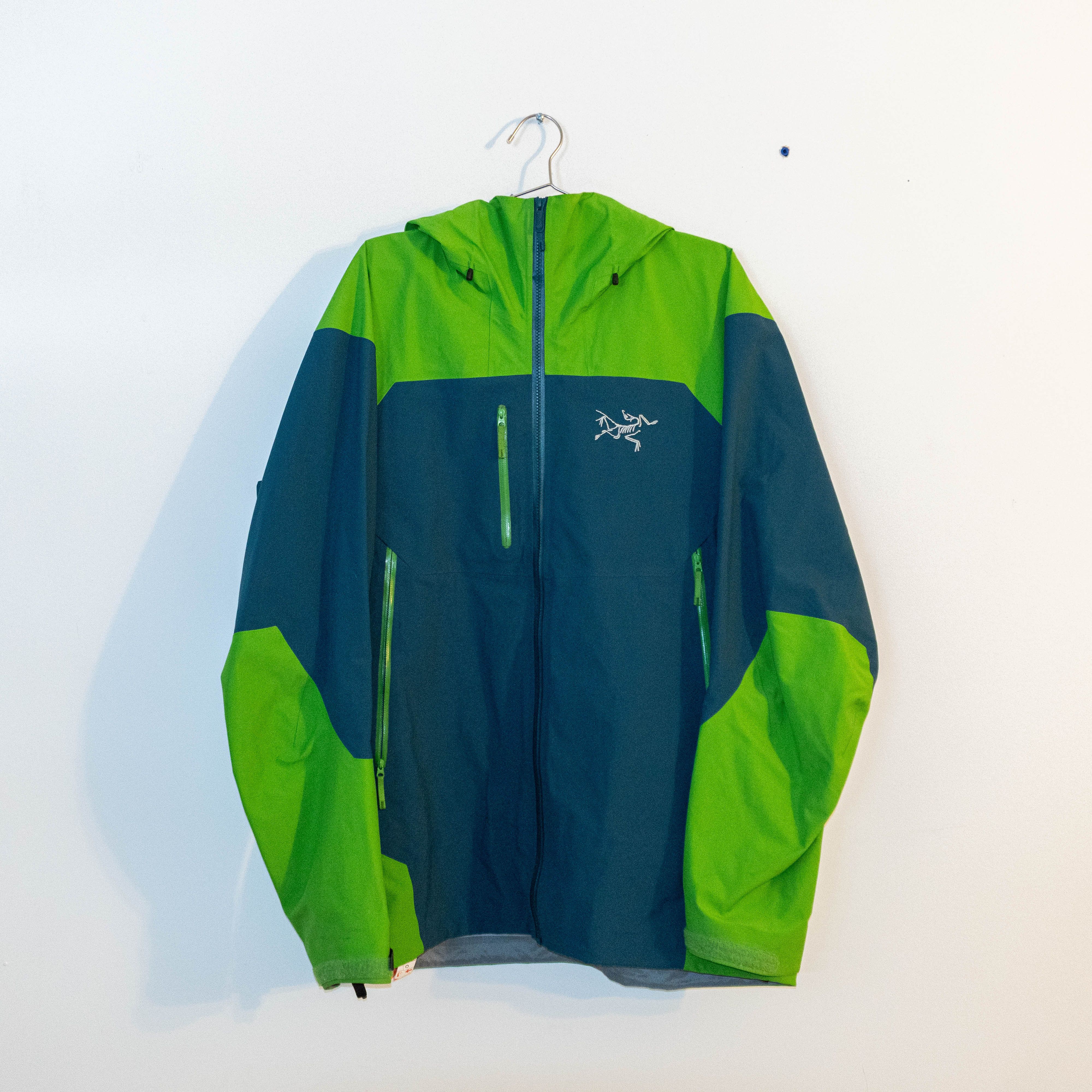 Arc'teryx Arc'teryx Beta AR GORE-TEX Pro Shell Jacket Lime/Teal Size US XL / EU 56 / 4 - 1 Thumbnail