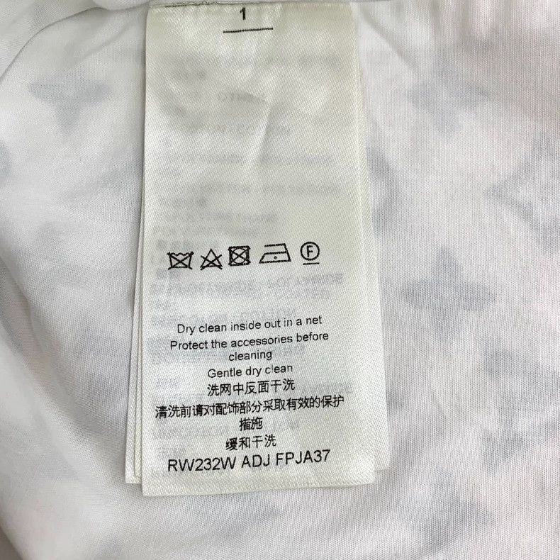 Louis Vuitton Louis Vuitton 23 white logo full-print hooded zippered lon Size XS / US 0-2 / IT 36-38 - 6 Thumbnail