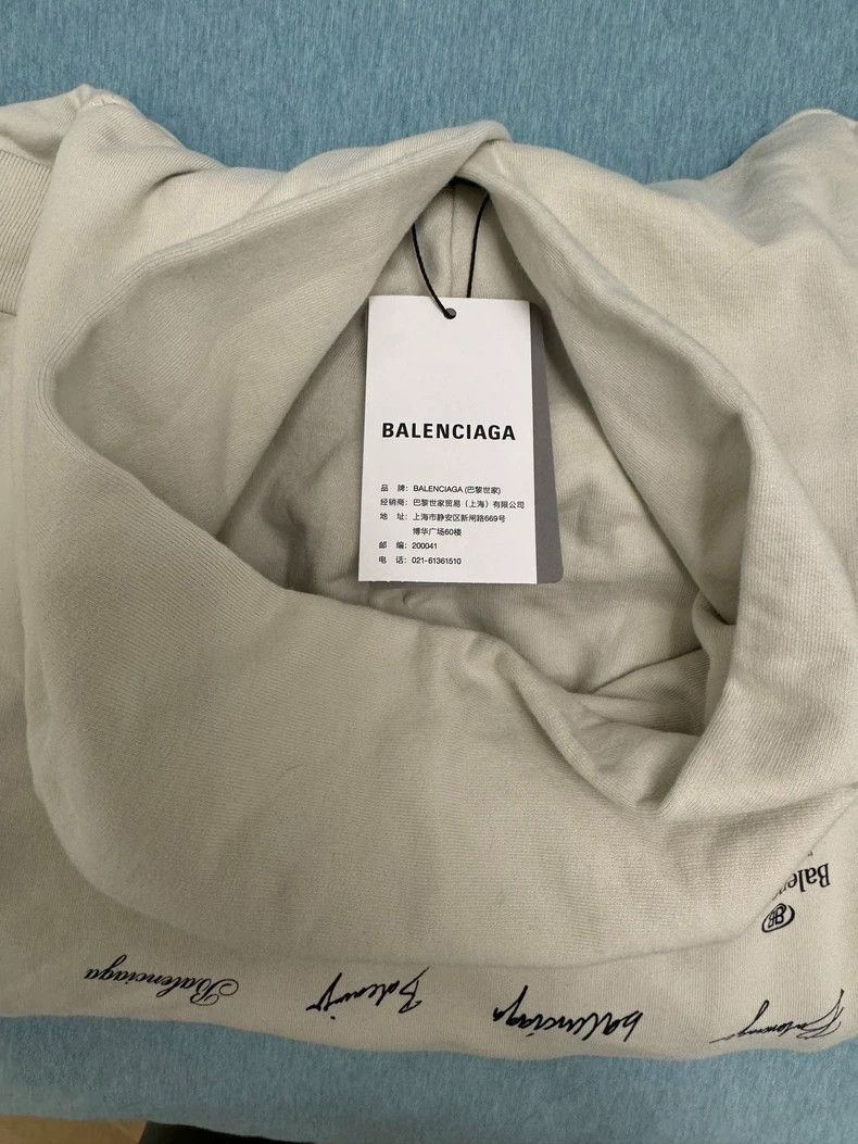 Balenciaga Balenciaga SS23 monogram family photo printed hooded sweats Size US XS / EU 42 / 0 - 6 Thumbnail