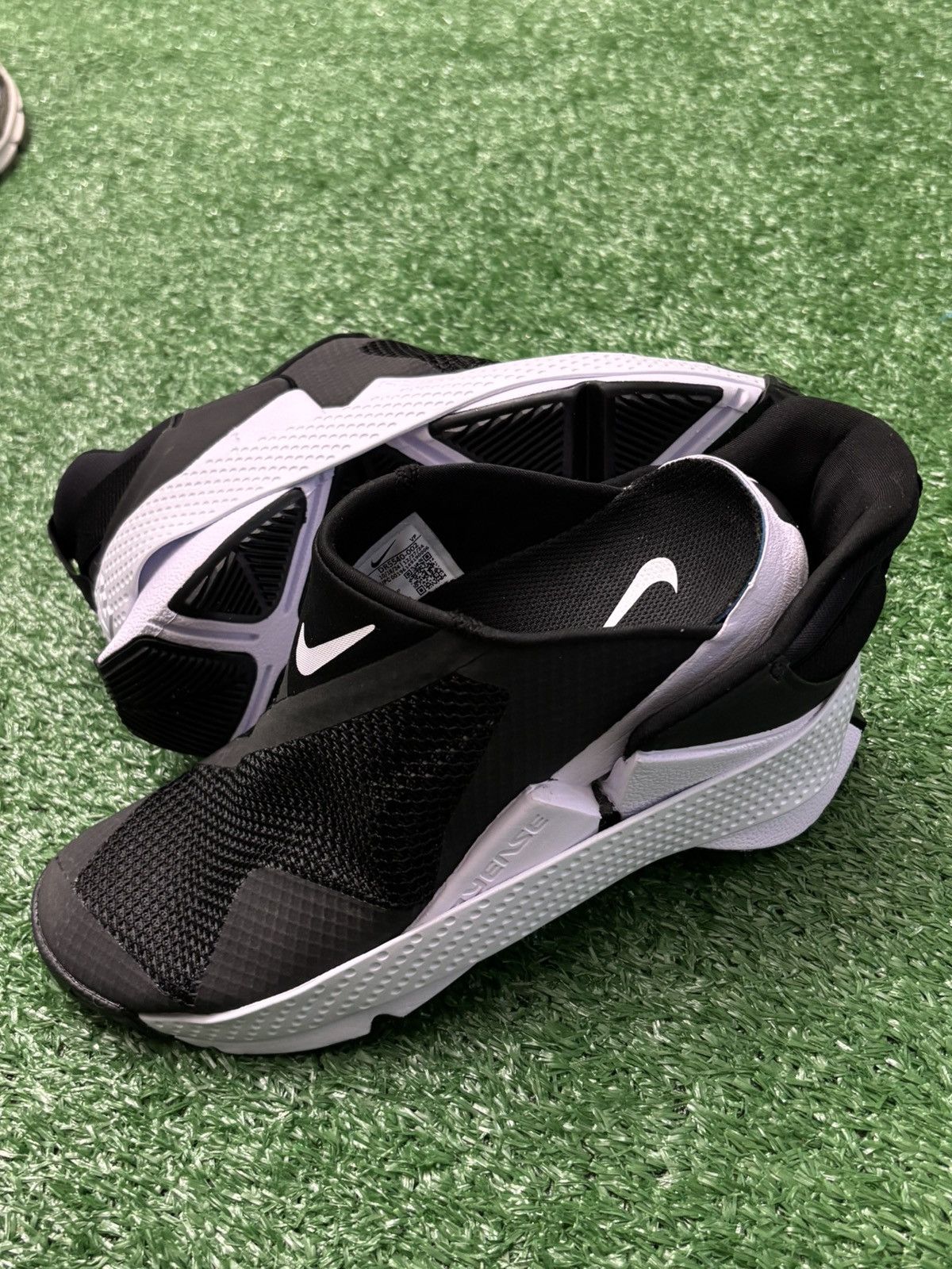 Nike Nike Go FlyEase Black/White sneakers Size US 6.5 / IT 36.5 - 8 Thumbnail