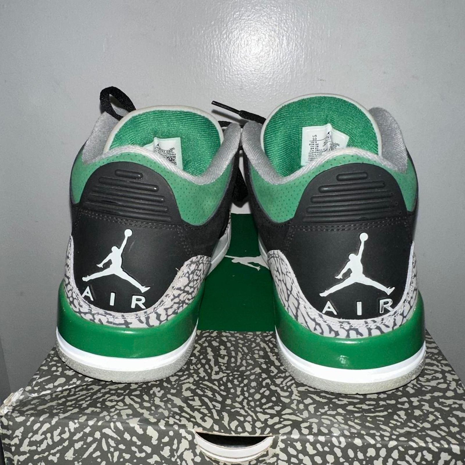 Jordan Brand × Nike Air Jordan 3 Retro Black/PINE GREEN 2021 Worn Once 10 mens Size US 10 / EU 43 - 4 Thumbnail