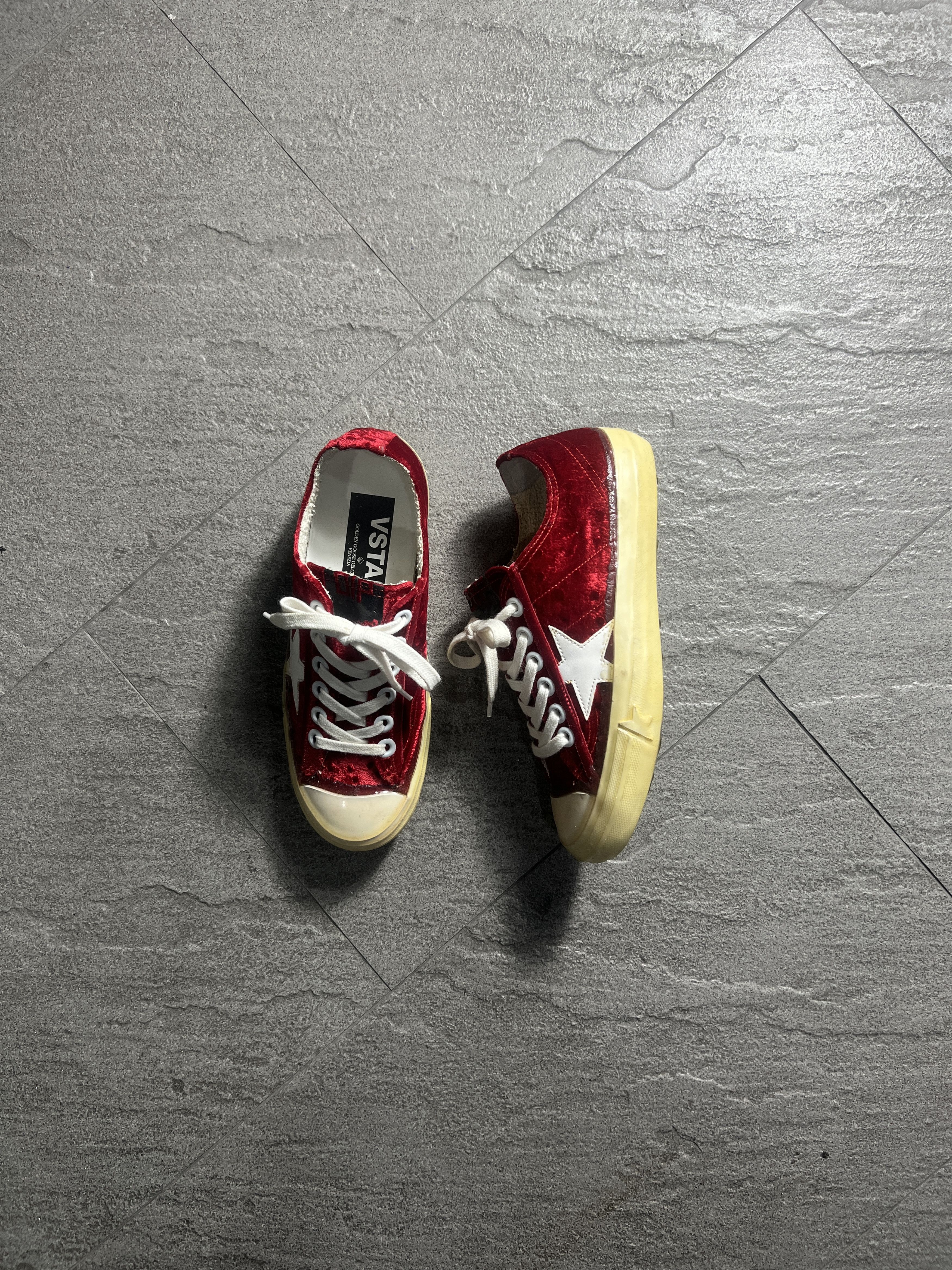 Golden Goose Golden Goose V-Star2 Red Velvet Low Top Size 36 Size US 6 / IT 36 - 1 Thumbnail