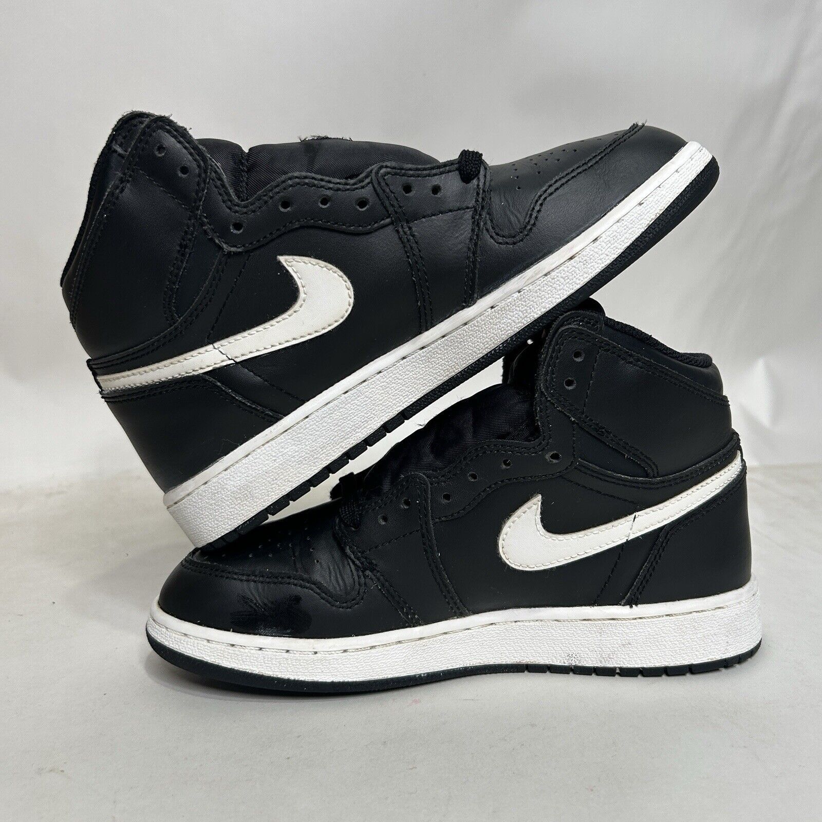 Nike Nike Air Jordan 1 Retro High BG “Black Yin-Yang” 2024 Size US 6.5 / IT 36.5 - 3 Thumbnail