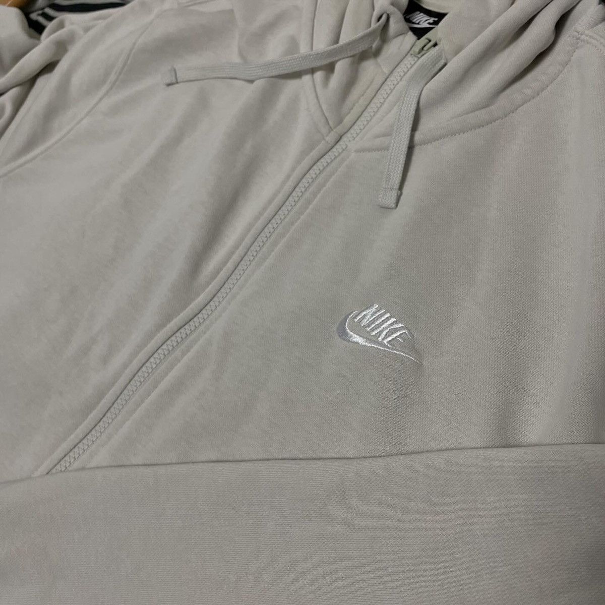 Nike × Vintage Crazy Vintage Y2K/2000s White Nike Swoosh Essential Hoodie! Size US L / EU 52-54 / 3 - 4 Thumbnail