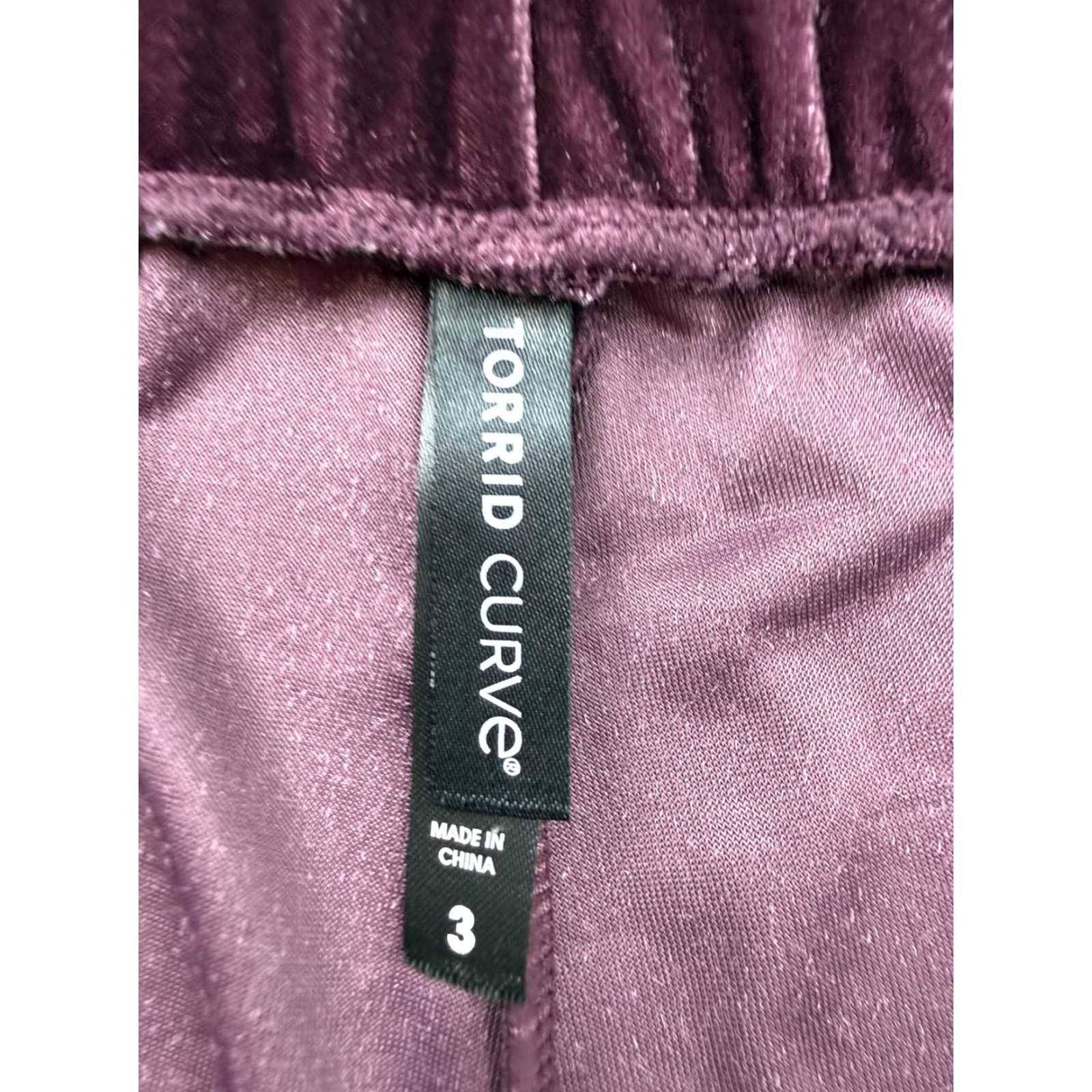 Torrid Torrid Curve Sweat Shorts Womens 3X Purple Velvet Elastic Waist Lounge Casual Size 40" / US 18 - 3 Thumbnail