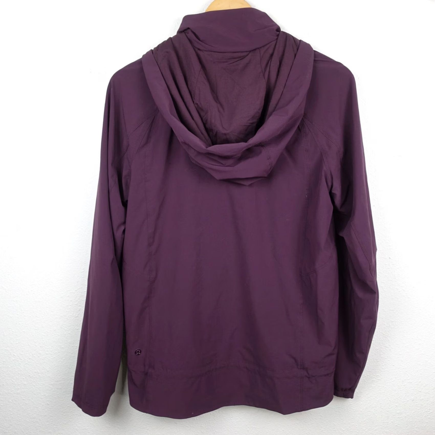 Lululemon Lululemon Womens Purple Full Zip Hoodie Nylon Jacket Activewear Size 6 Hoodie Womens Purple 6 Athletic Stretch Exterior Logo Size M / US 6-8 / IT 42-44 - 7 Thumbnail