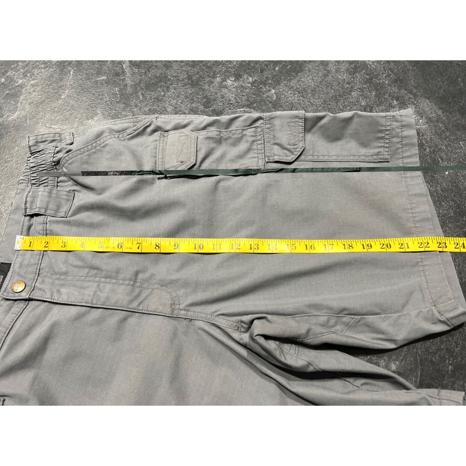 Vintage 5.11 Tactical Shorts Men’s 40 Gray Cargo Rip Stop Canvas Style Work Cloth Solid Mens Casual Travel Size US 40 / EU 56 - 6 Thumbnail