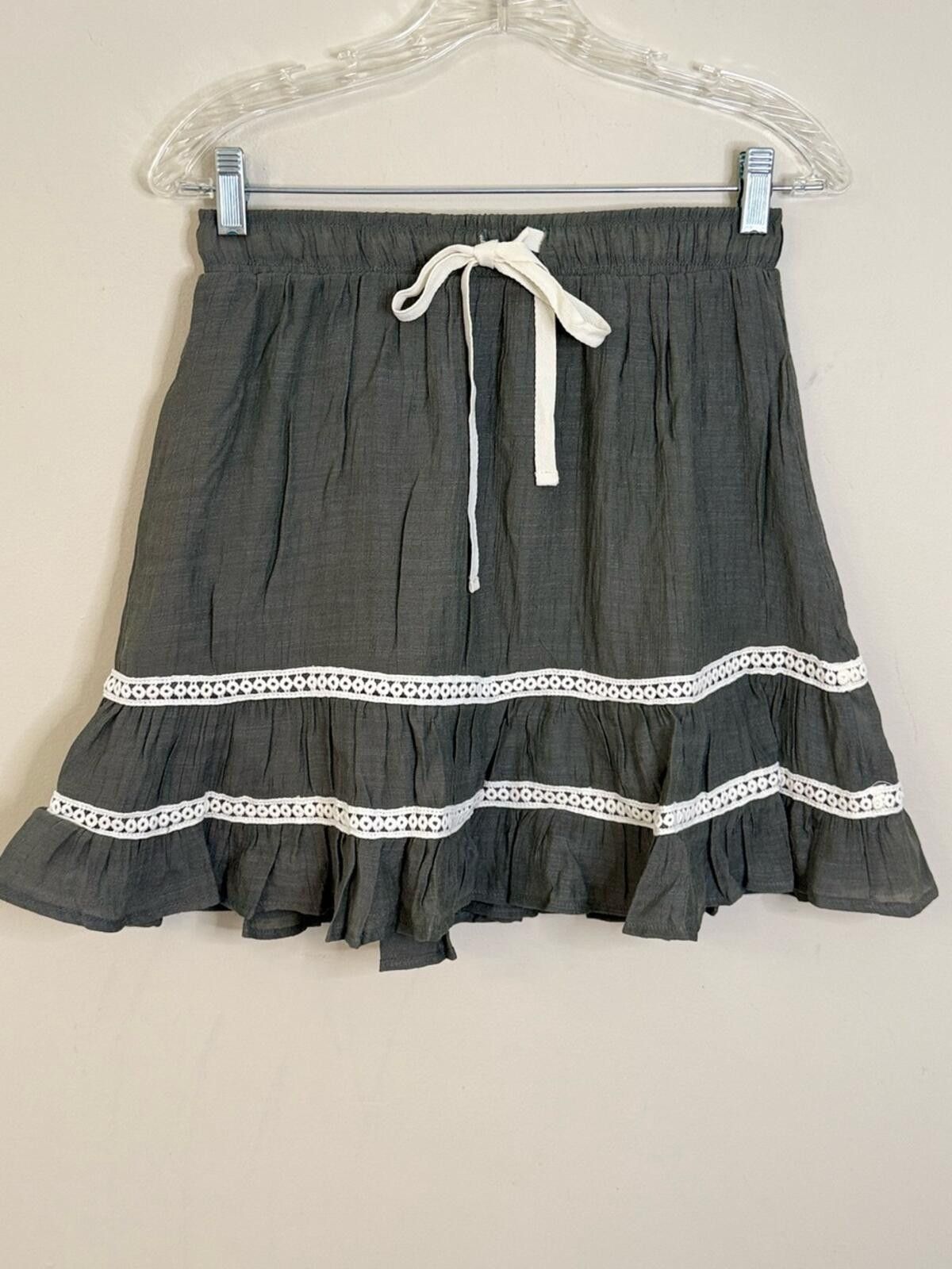 Other Umgee boho gray ruffled mini skirt white lace SZ SM Size 28" / US 6 / IT 42 - 4 Thumbnail