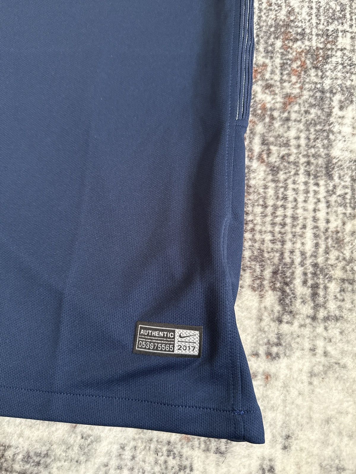 Nike PSG Paris Saint-Germain Home Retro Soccer Jersey 2017-18 Size US L / EU 52-54 / 3 - 4 Thumbnail