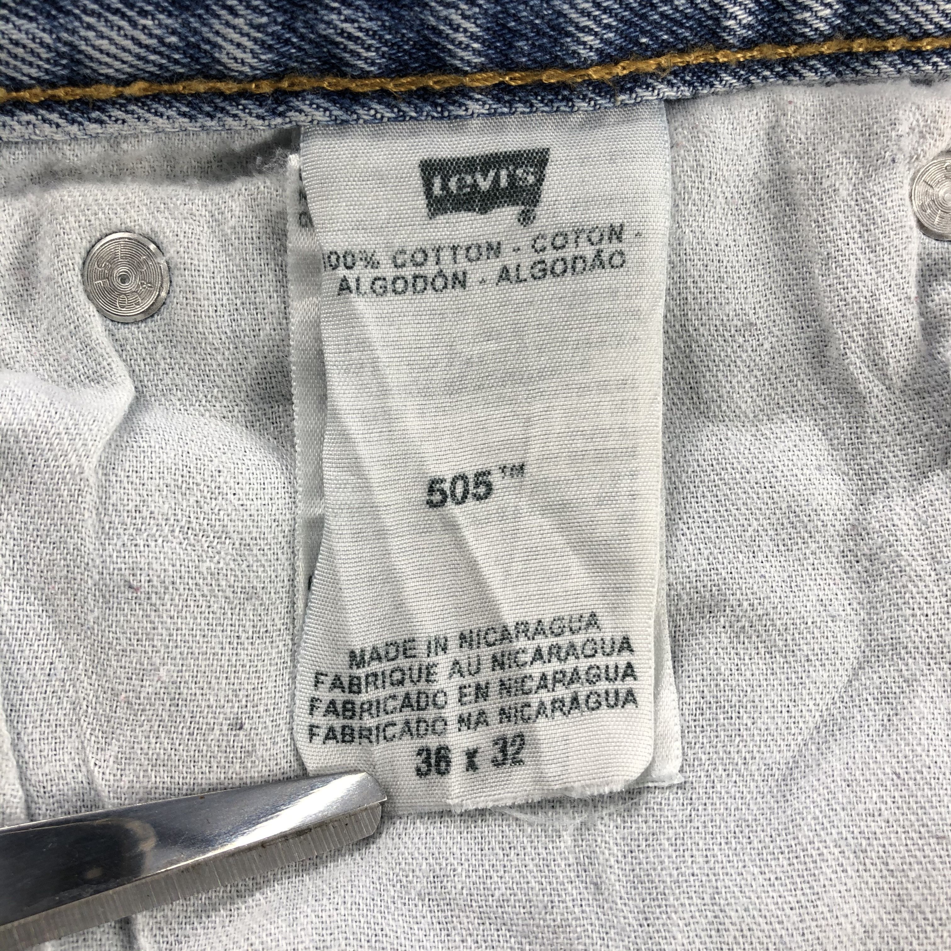 Levi's Vintage Levi's 505 Jeans Medium Wash Denim KJ961 Size US 36 / EU 52 - 16 Thumbnail