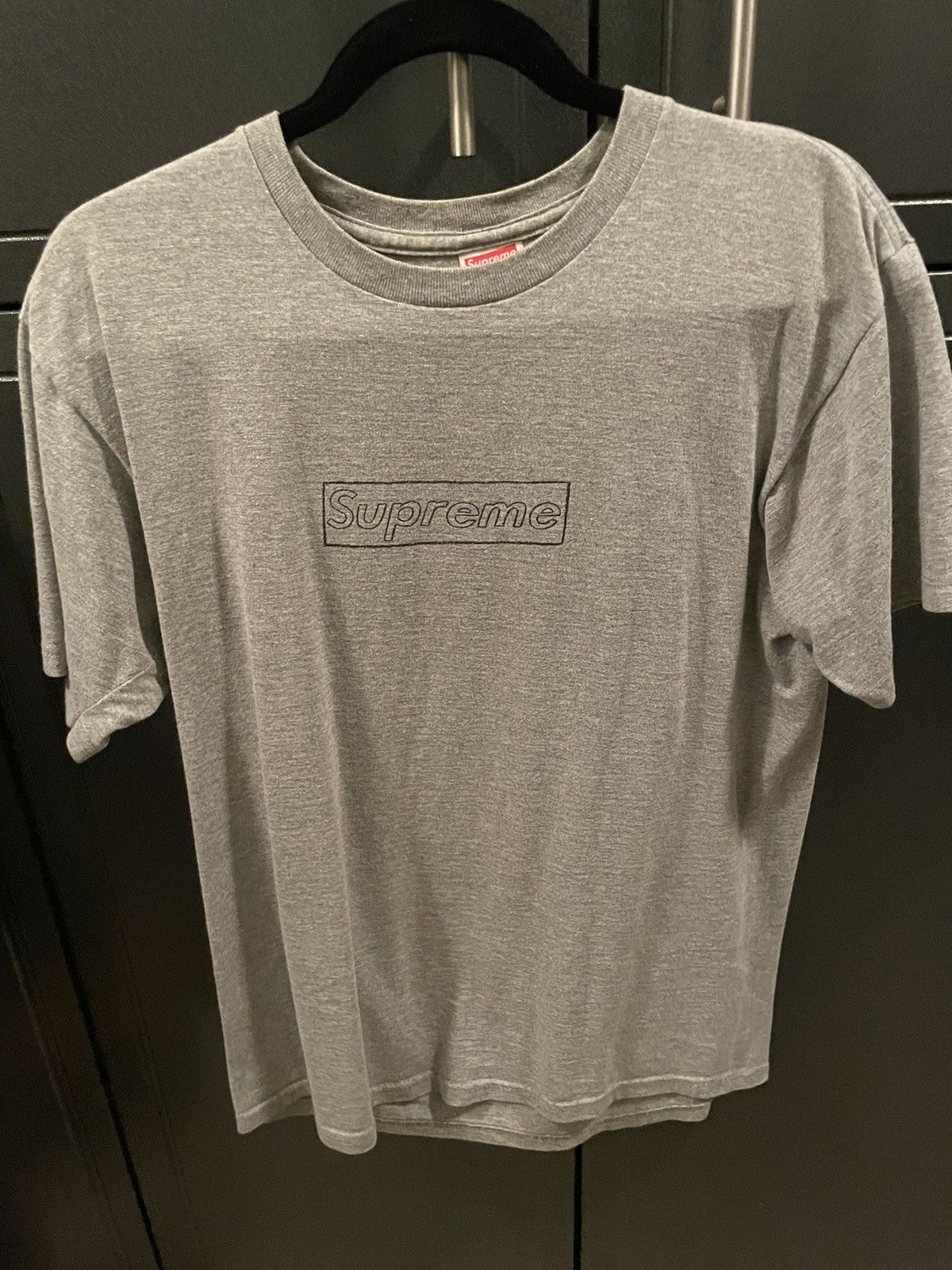 Kaws × Supreme Supreme x Kaws Grey Box Logo Tee Size US M / EU 48-50 / 2 - 1 Thumbnail