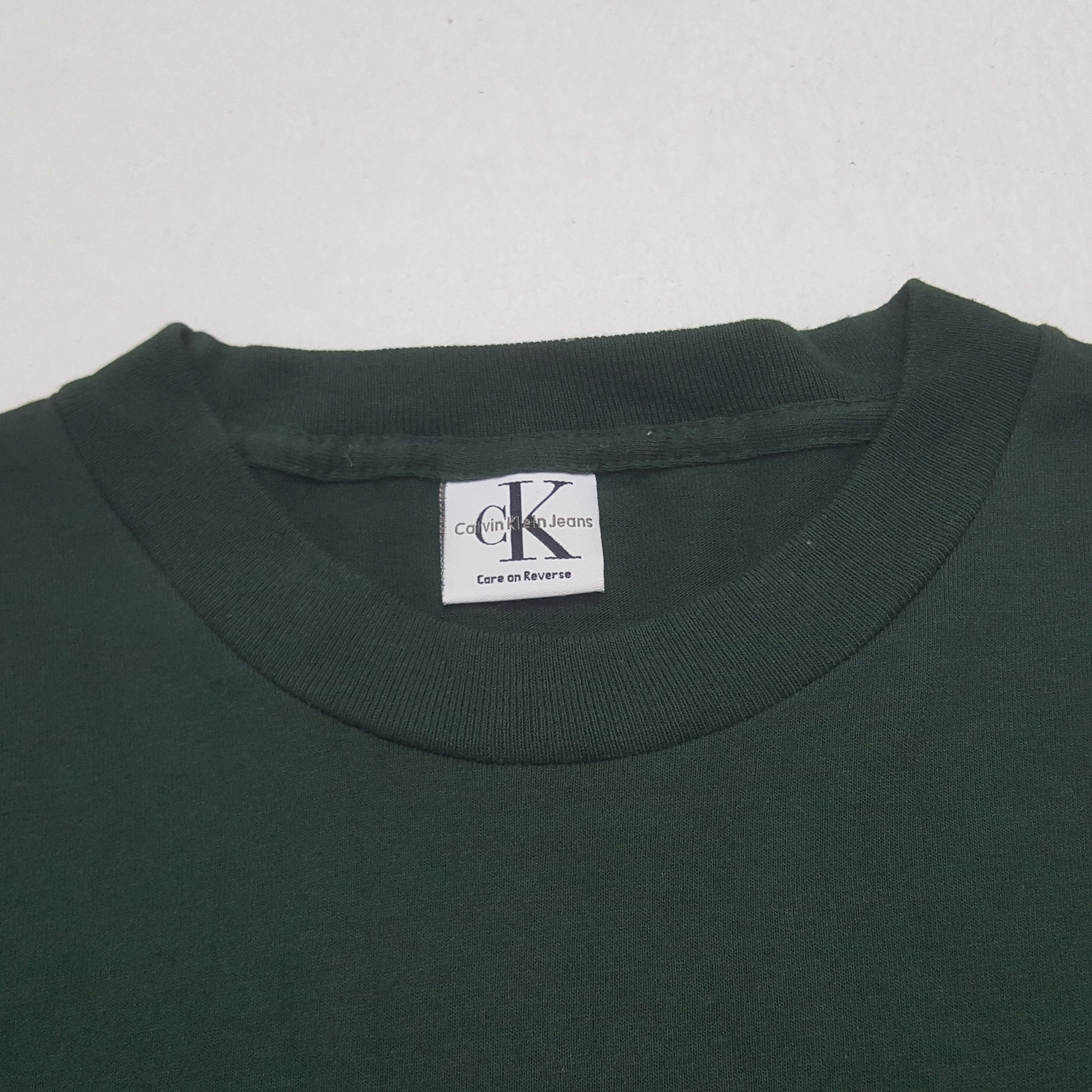 Calvin Klein Vintage Calvin Klein Jeans Logo Tshirt Size US L / EU 52-54 / 3 - 4 Thumbnail