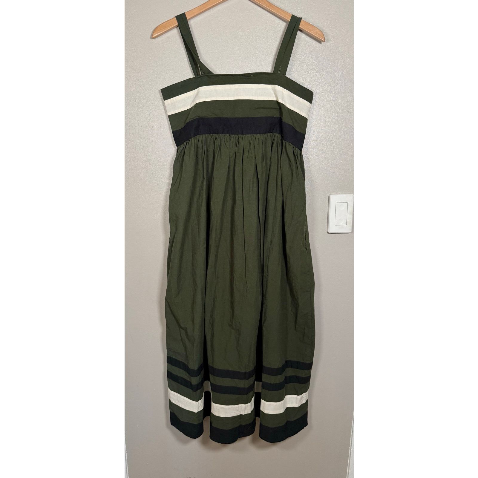 THE GREAT The Great. Horizon Dress in Army size M $295 Size M / US 6-8 / IT 42-44 - 4 Thumbnail