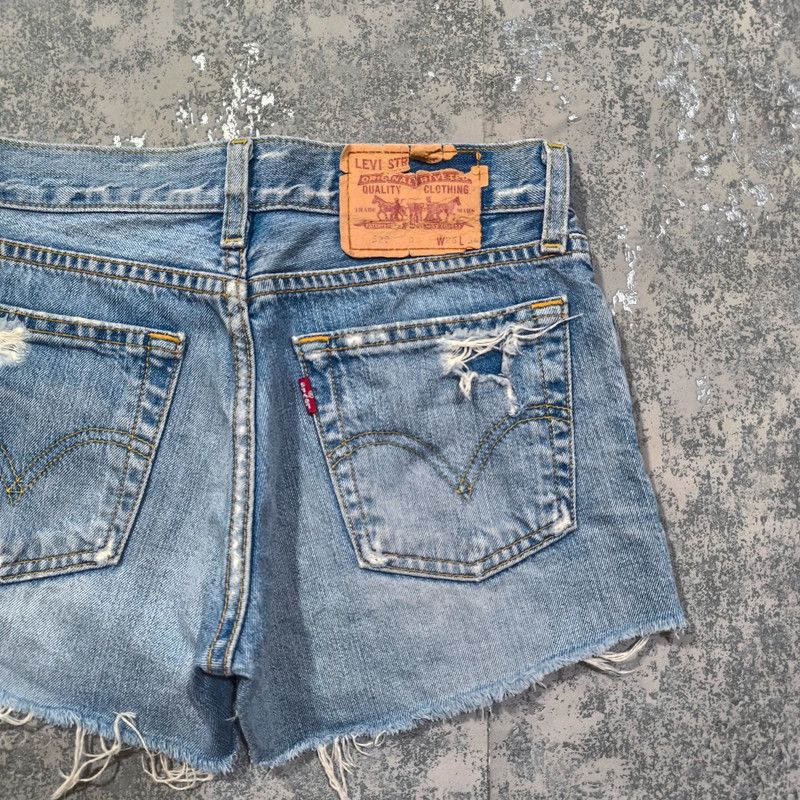 Levi's vintage trashed paint stained levis cut-off shorts Size 27" / US 4 / IT 40 - 7 Thumbnail