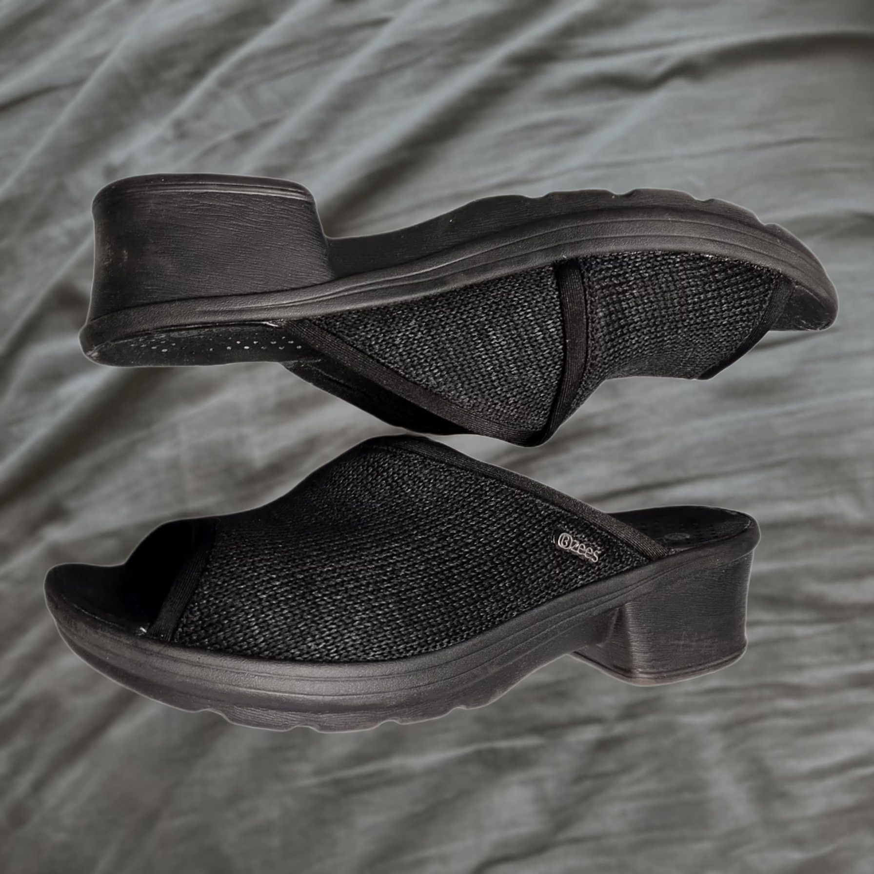 Vintage BZees Lulu Slide Sandals Women Size 9.5 Black Fabric Comfort Stretch Slip On Size US 10 / IT 40 - 1 Thumbnail