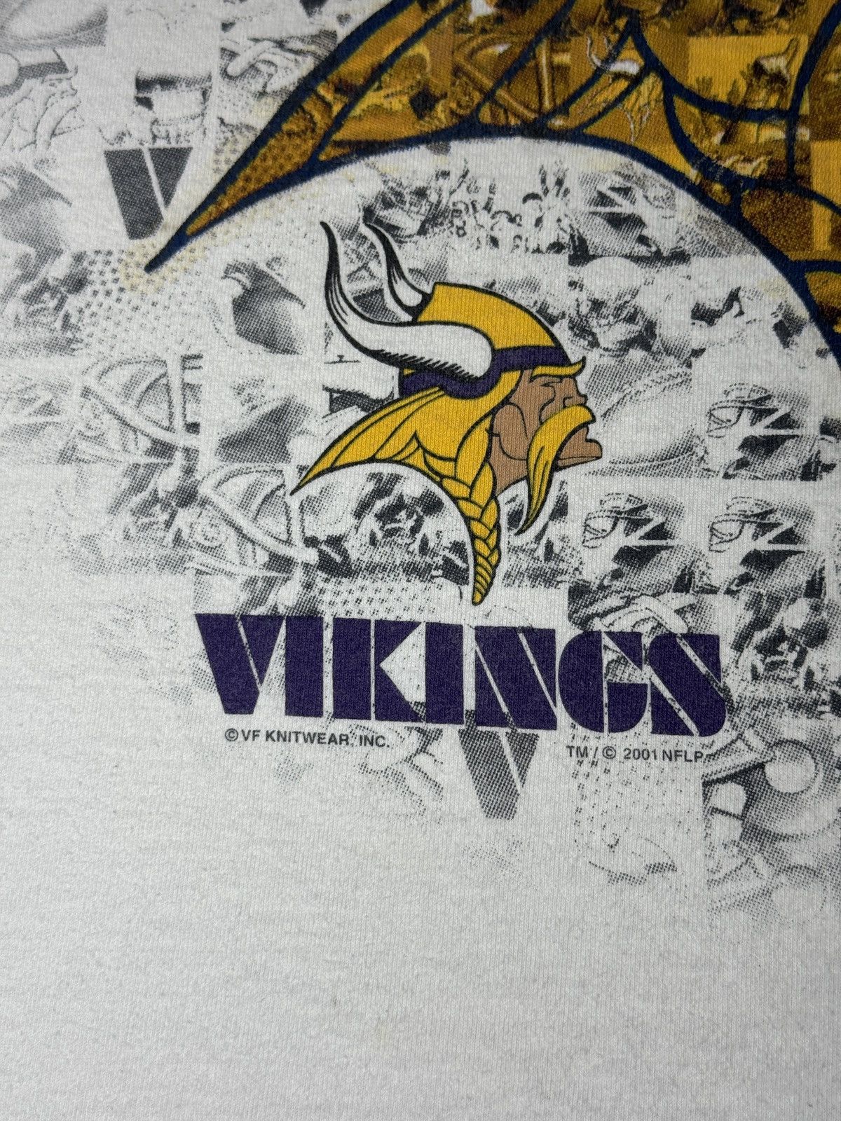 Nutmeg Vintage Minnesota Vikings Y2K Nutmeg XL Football T Shirt Size US XL / EU 56 / 4 - 3 Thumbnail