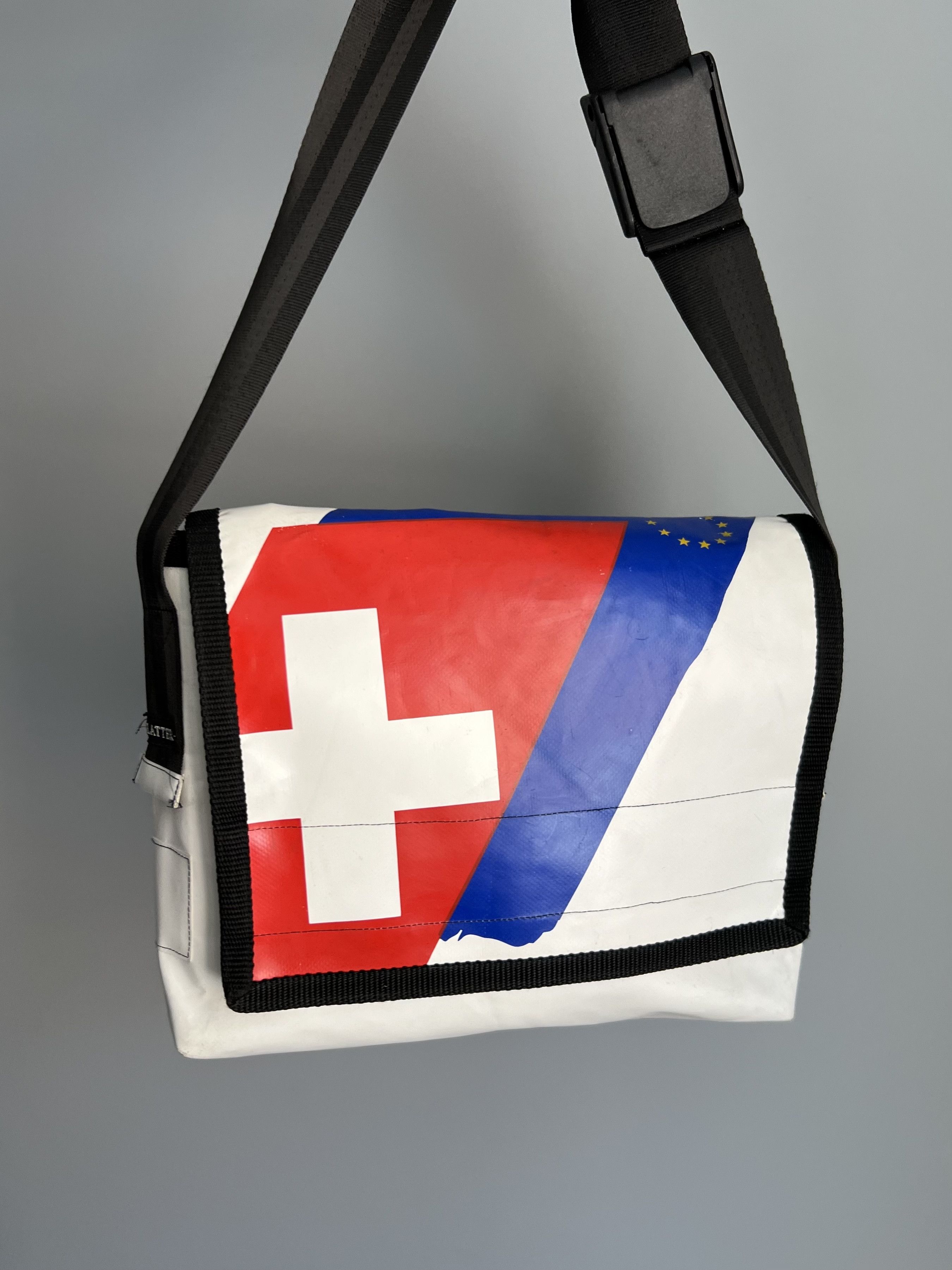 Freitag Vintage Y2k Tagger Massegner Bag Freitag Style Size ONE SIZE - 1 Thumbnail