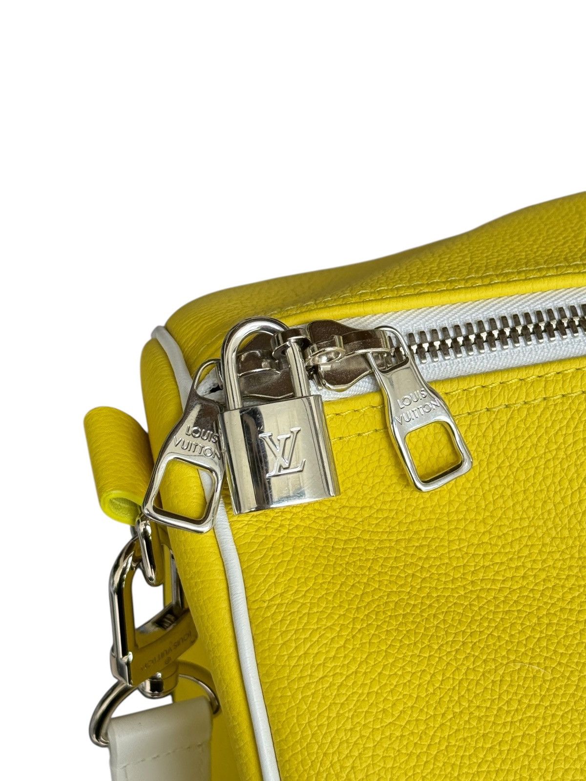 Louis Vuitton Louis Vuitton Keepall Bandouliere 50 Yellow Duffle Bag Size ONE SIZE - 8 Thumbnail