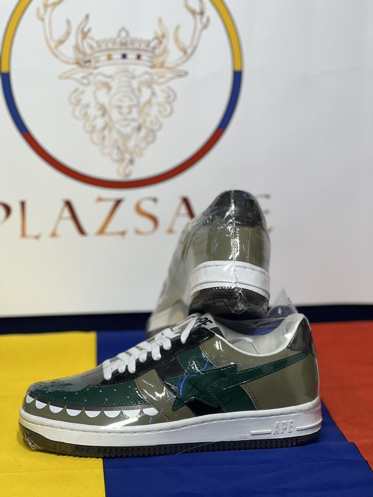 Bape × Kaws A Bathing Ape Bape Sta Low X Kaws Size US 8 / EU 41 - 3 Thumbnail