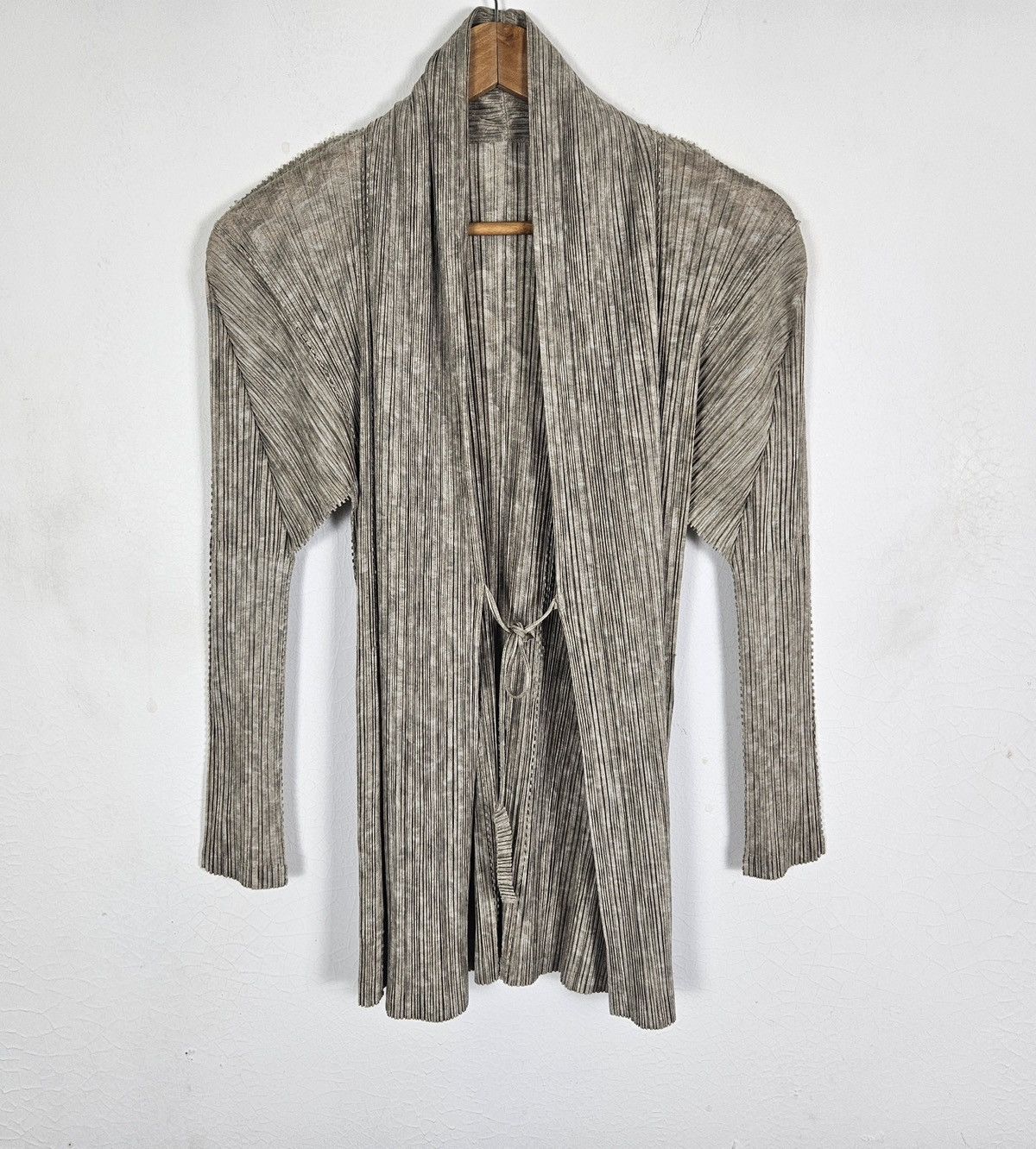 Pleats Please Issey Miyake Pleats Please Issey Miyake khaki pleated cardigan Size S / US 4 / IT 40 - 2 Thumbnail