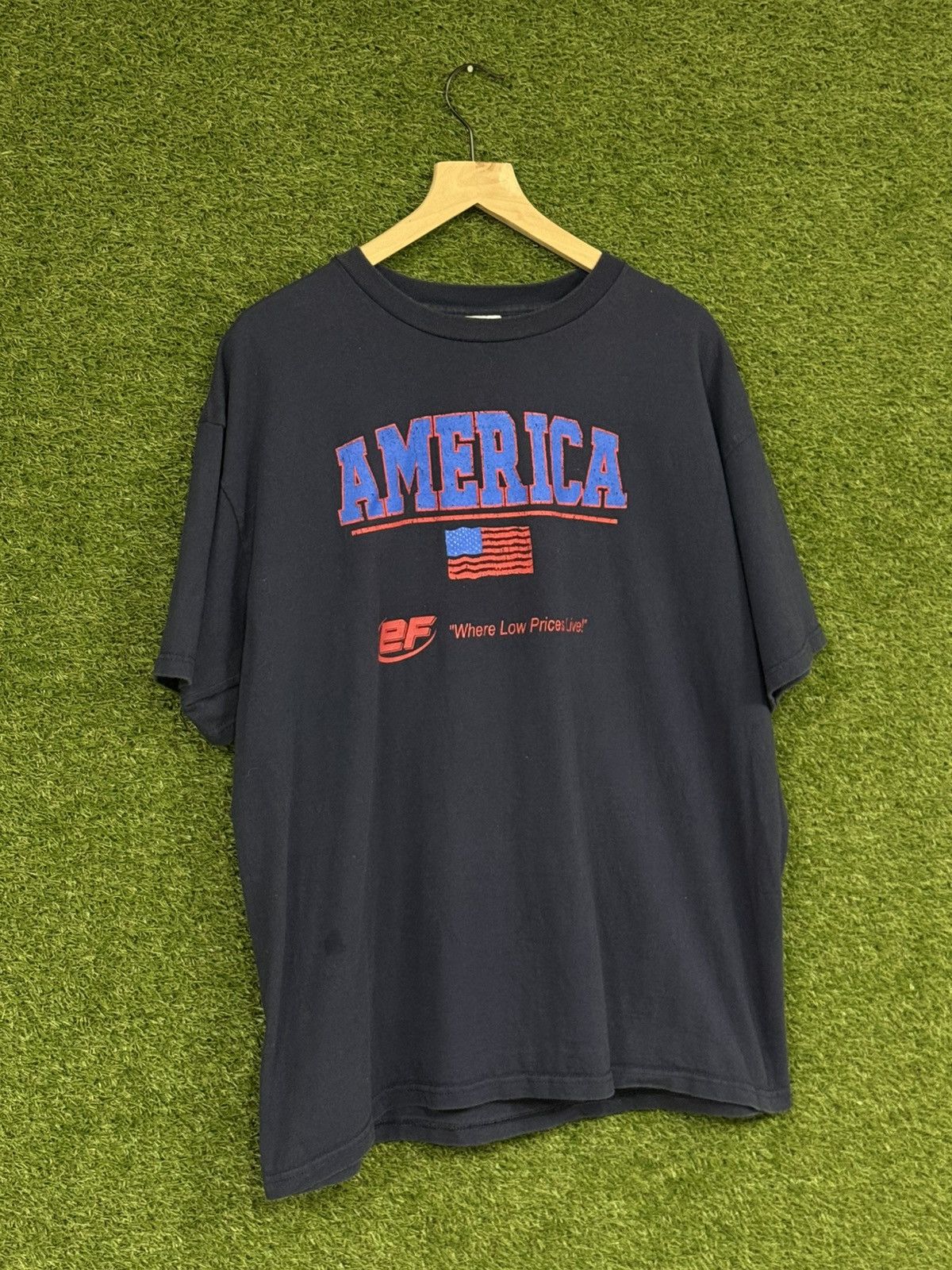 Foot Locker Vintage Foot Locker America Flag USA Navy Logo Tee XL Size US XL / EU 56 / 4 - 2 Thumbnail