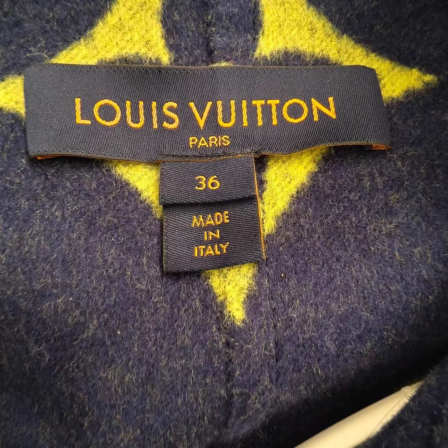 Louis Vuitton Louis Vuitton blue lining allover print wool cloak Size XS / US 0-2 / IT 36-38 - 4 Thumbnail