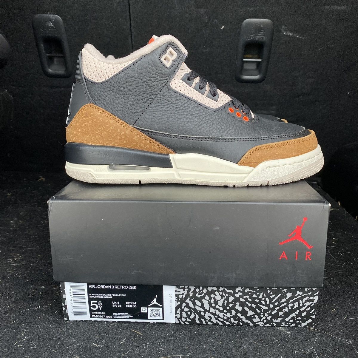 Jordan Brand Nike Air Jordan 3 Desert Elephant GS 5.5Y DM0967-008 NEW Size US 5.5 / EU 38 - 1 Thumbnail