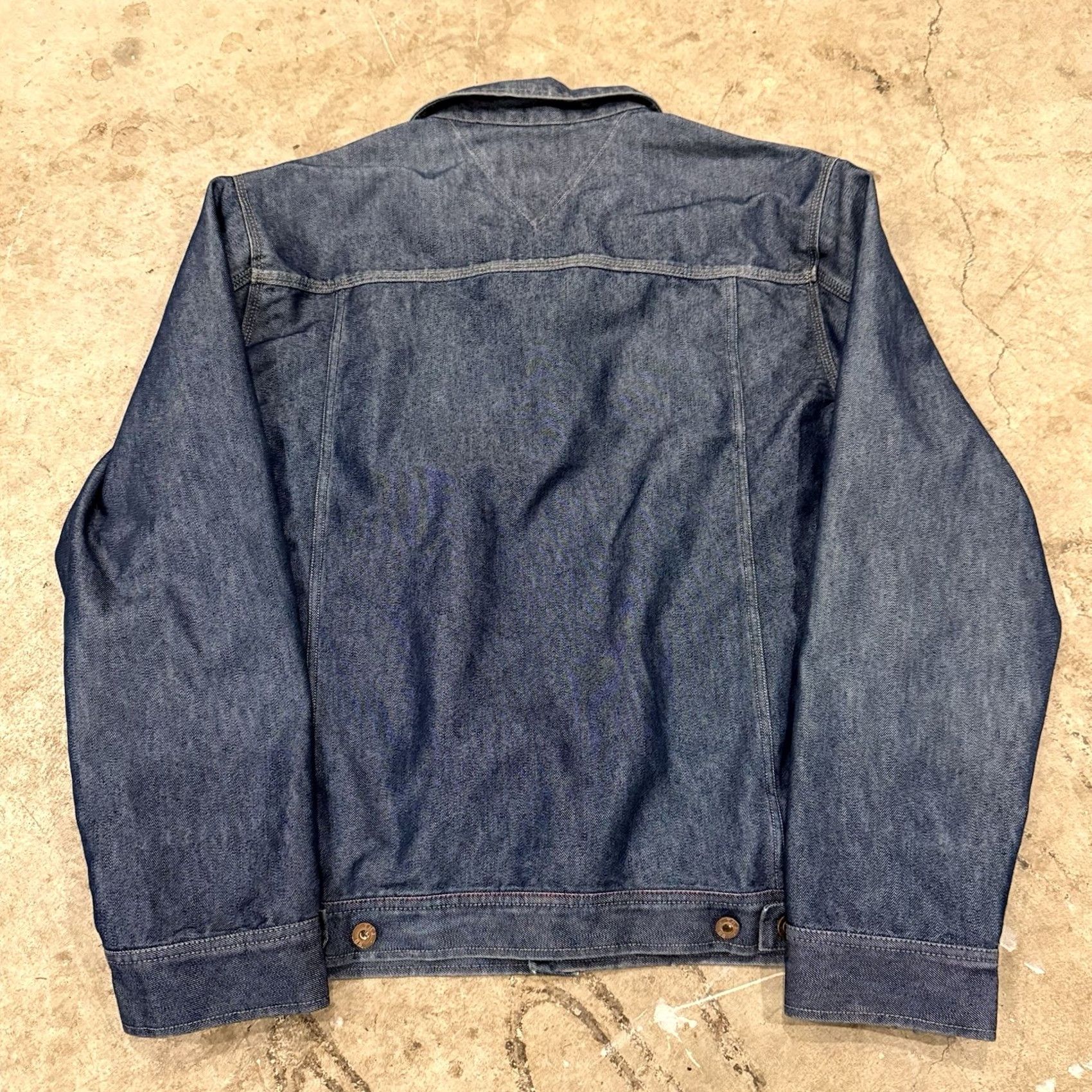 Tommy Hilfiger VINTAGE Tommy Hilfiger Denim Trucker Jacket Men XL Blue 90s Jeans Style Pockets Regular Fit Size US 36 / EU 52 - 2 Thumbnail