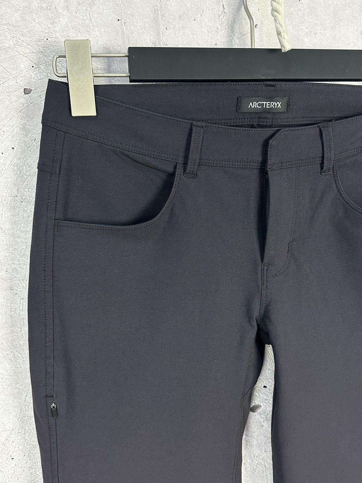 Arc'teryx Arc’teryx Eggplant Zip Pocket Women’s Basic Pants Size 28" / US 6 / IT 42 - 3 Thumbnail