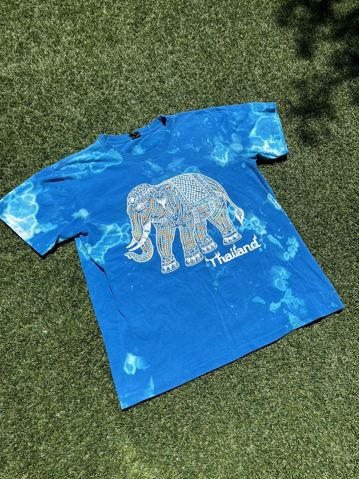 Vintage VTG 90’s Dyed Elephant Thailand Art Tee Size US XL / EU 56 / 4 - 2 Thumbnail