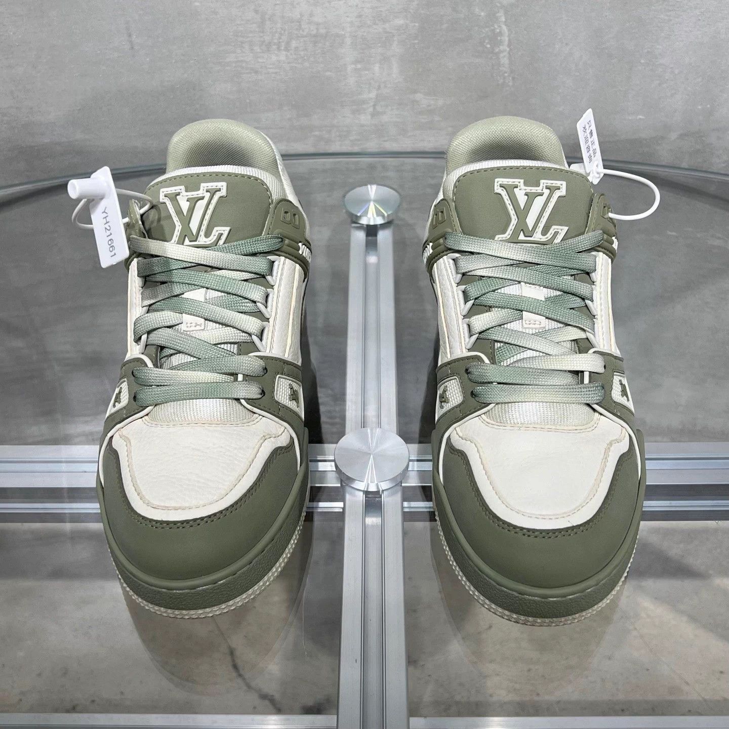 Louis Vuitton LV Trainer white green UK4 38 Size US 8 / IT 38 - 1 Thumbnail