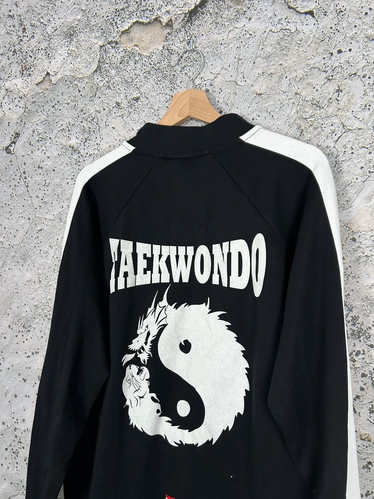 Flight Club Vintage Taekwondo Japanese 90s Fighting Sweatshirt Zip Up Size US XL / EU 56 / 4 - 2 Thumbnail