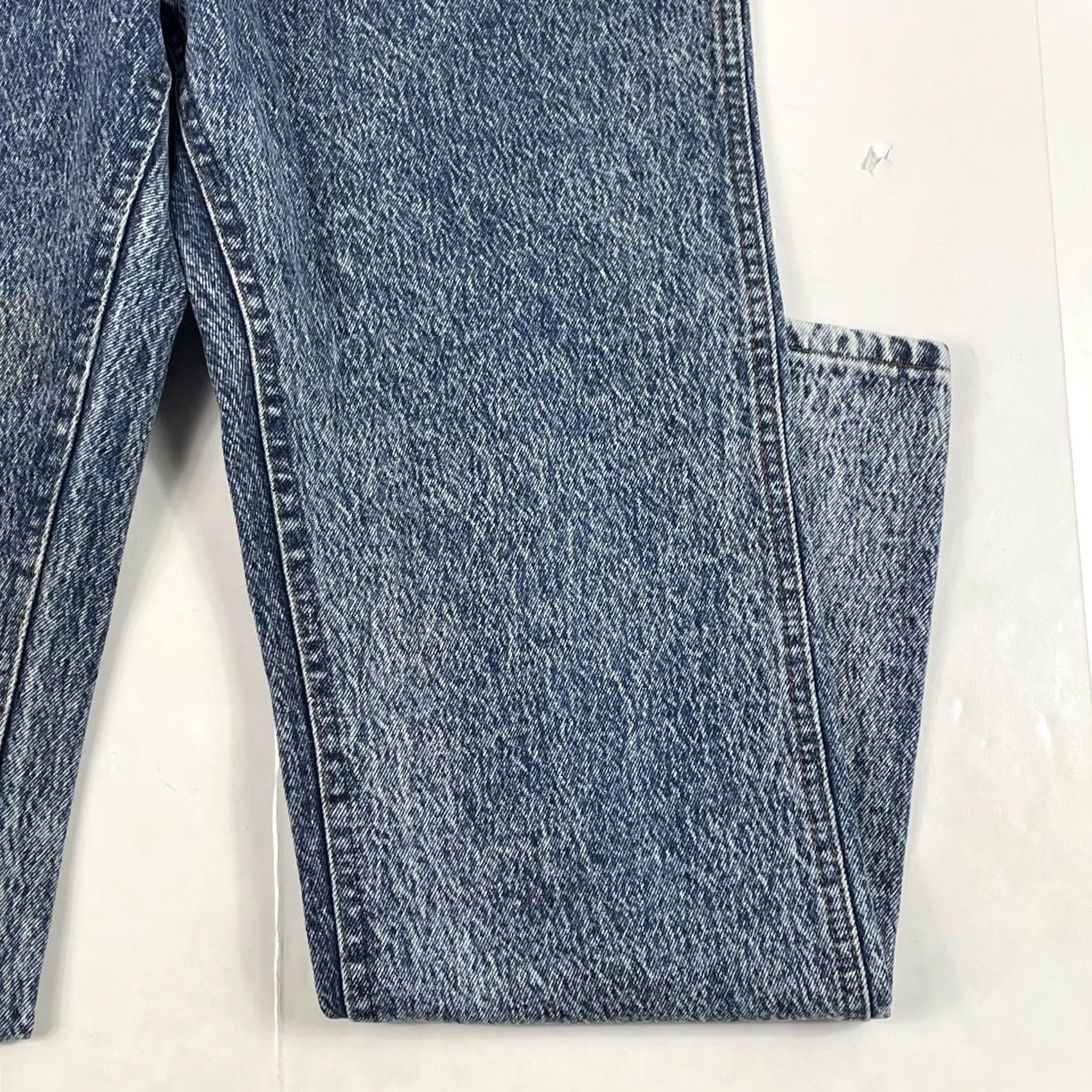 Lee VINTAGE Lee Jeans Mens 32 x 31 Blue Straight Leg Stone Wash Denim Rodeo Western Shirt? Size US 32 / EU 48 - 4 Thumbnail