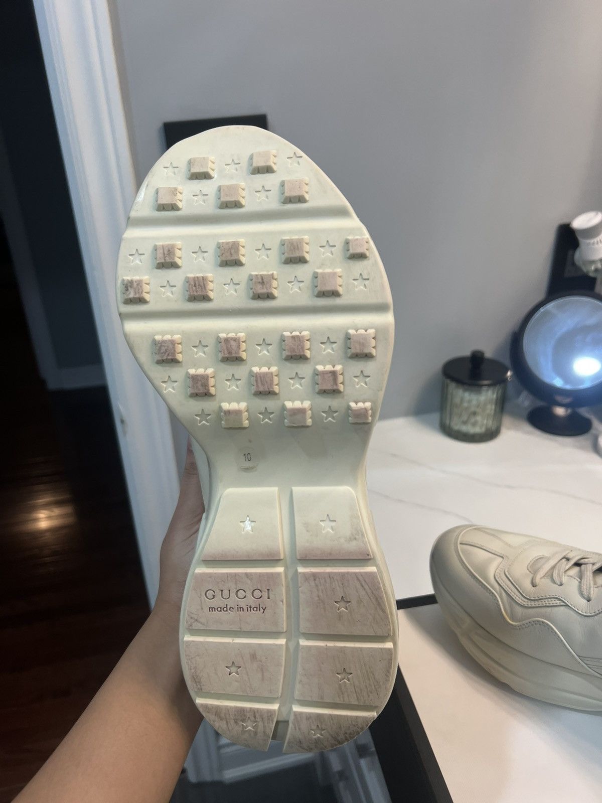 Gucci MEN'S RHYTON TRAINER WITH GUCCI LOGO Size US 10 / EU 43 - 9 Thumbnail