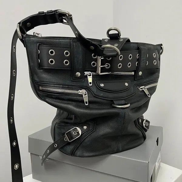 Other Punk Rivet Bucket Bag – Moto Street, Large Capacity Size ONE SIZE - 6 Thumbnail