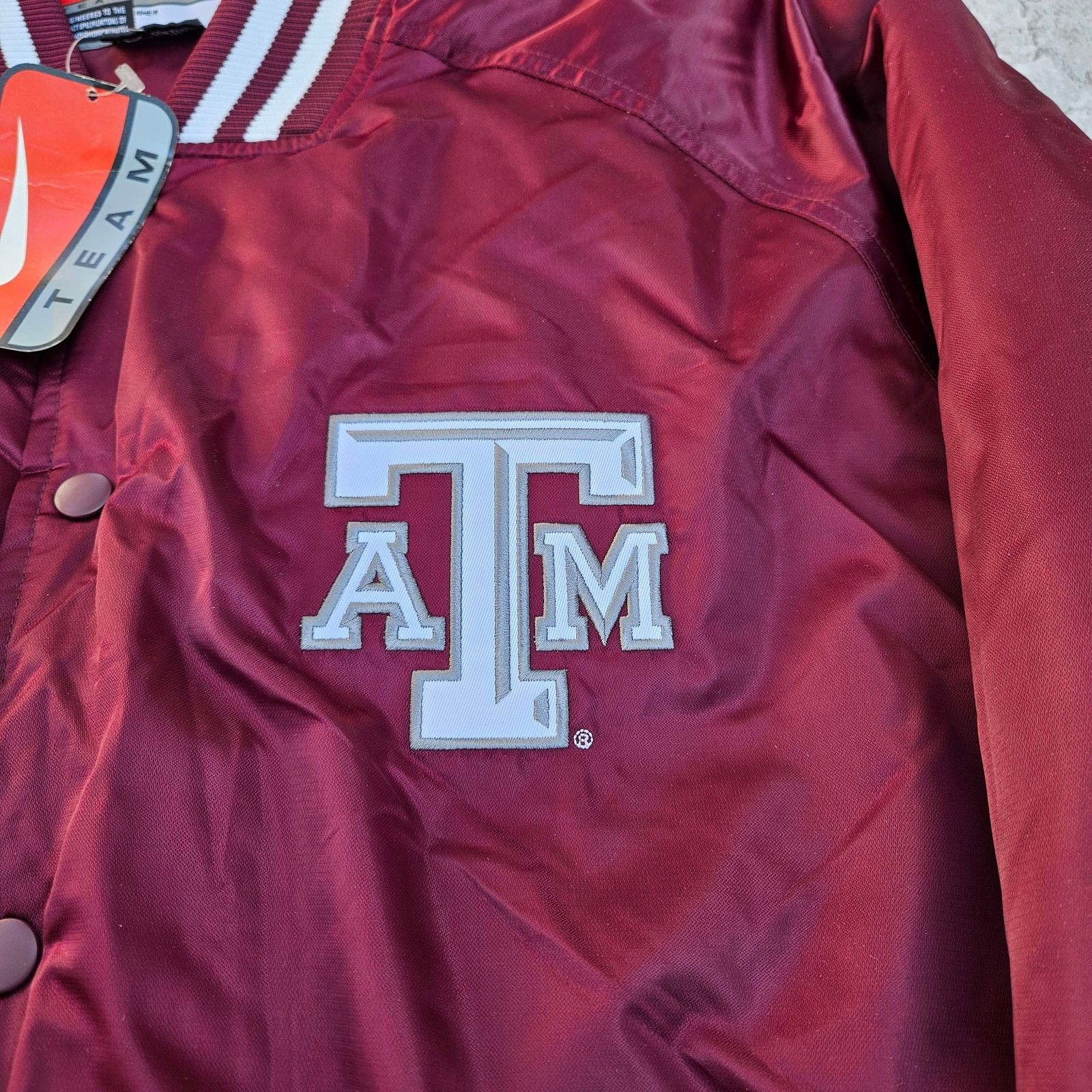 Nike Vintage Nike Texas A&M Jacket Bomber Size L Burgundy NWT Y2K Size US L / EU 52-54 / 3 - 2 Thumbnail