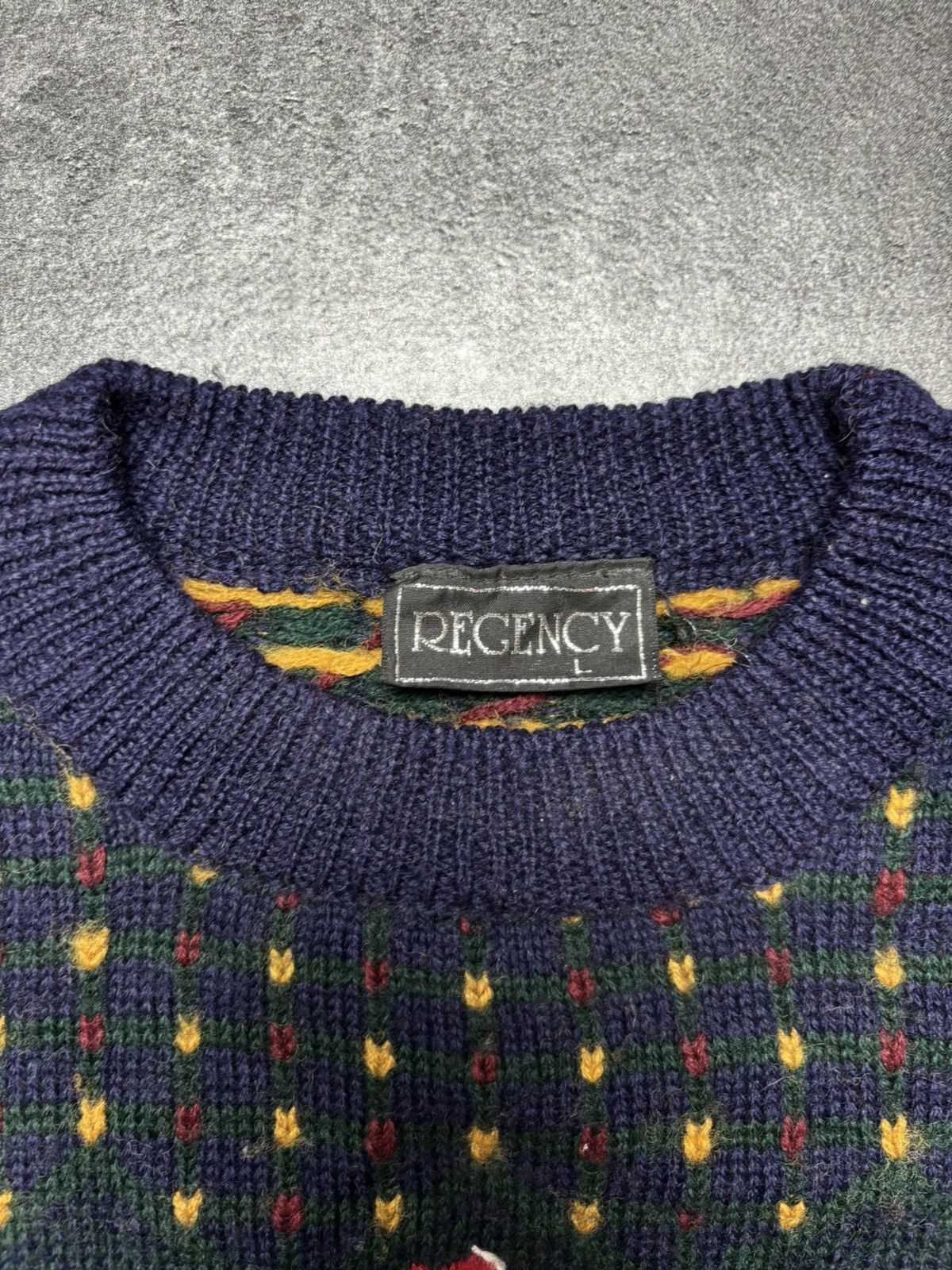 Vintage Vintage Woman’s Avant Garde Embroidered Flowers Sweater Size L / US 10 / IT 46 - 2 Thumbnail