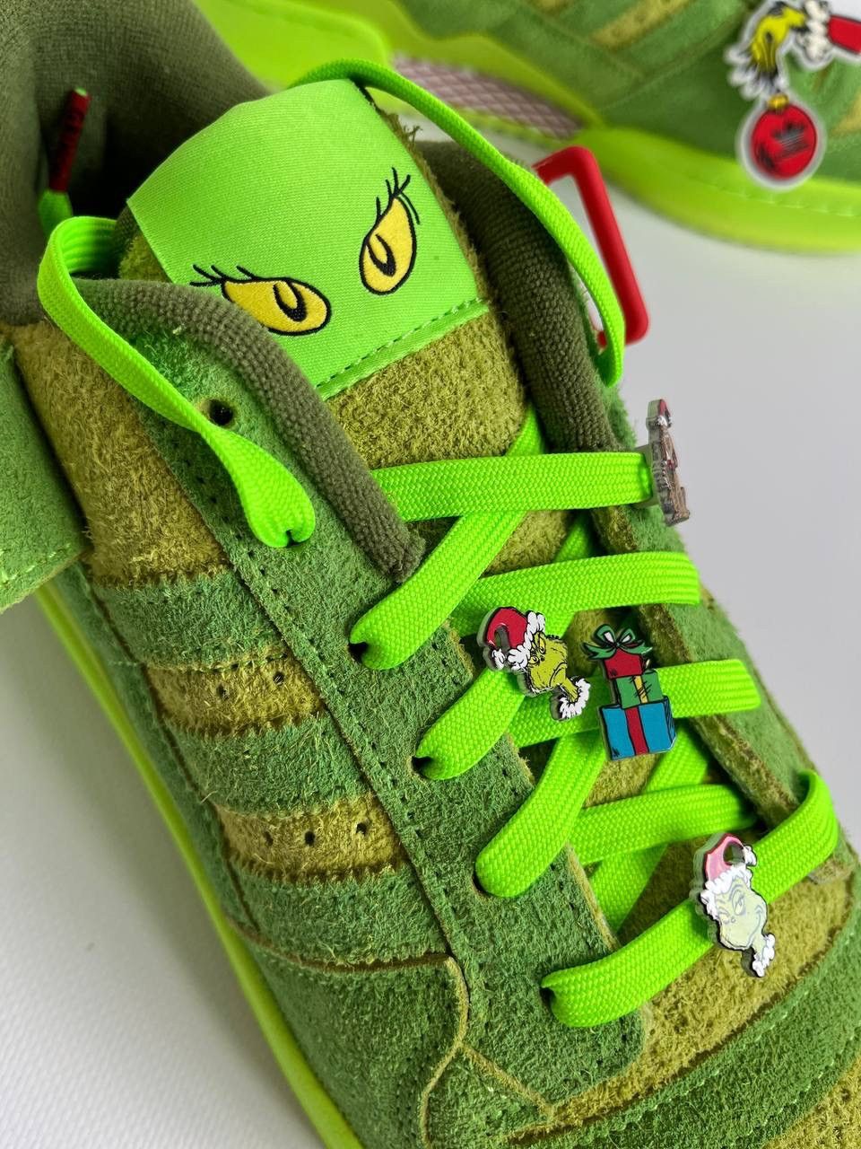 Adidas NEW The Grinch x Adidas Forum Low Size US 9 / EU 42 - 4 Thumbnail