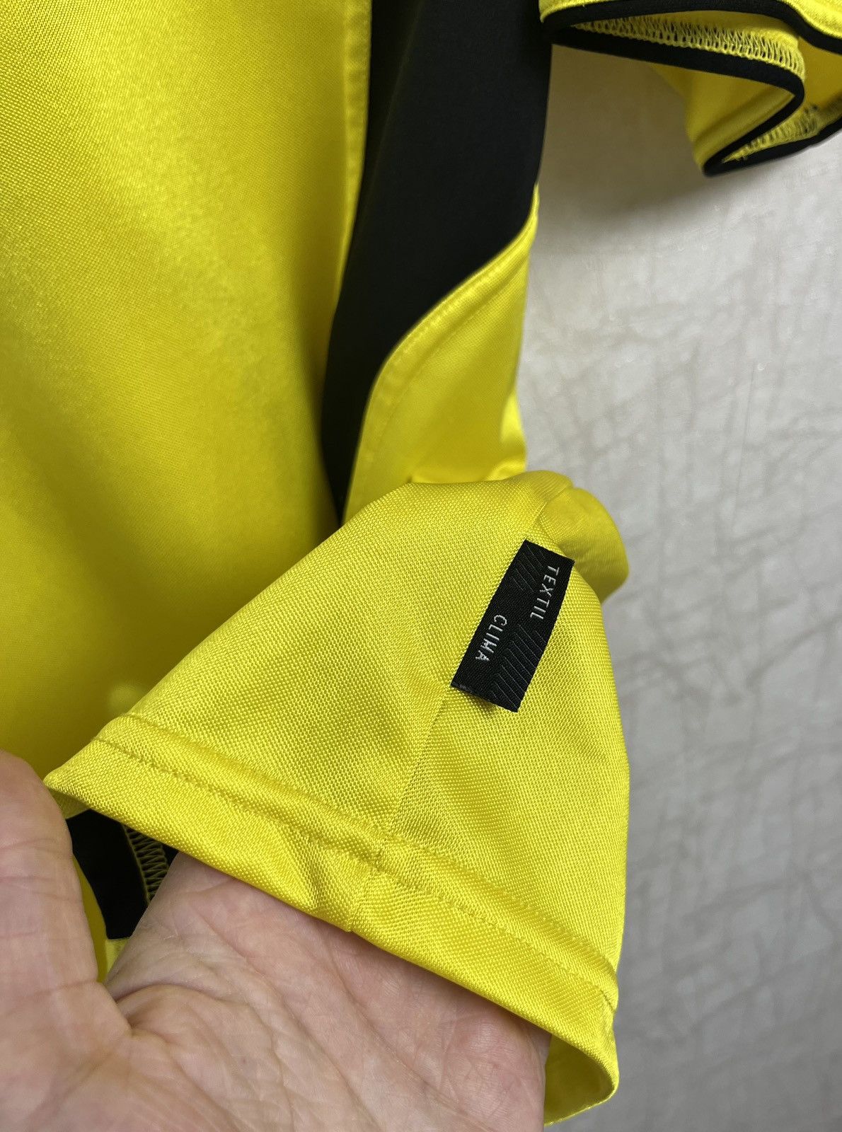 Vintage BSC Young Boys Home Football Jersey Hodel #2 Size US L / EU 52-54 / 3 - 7 Thumbnail